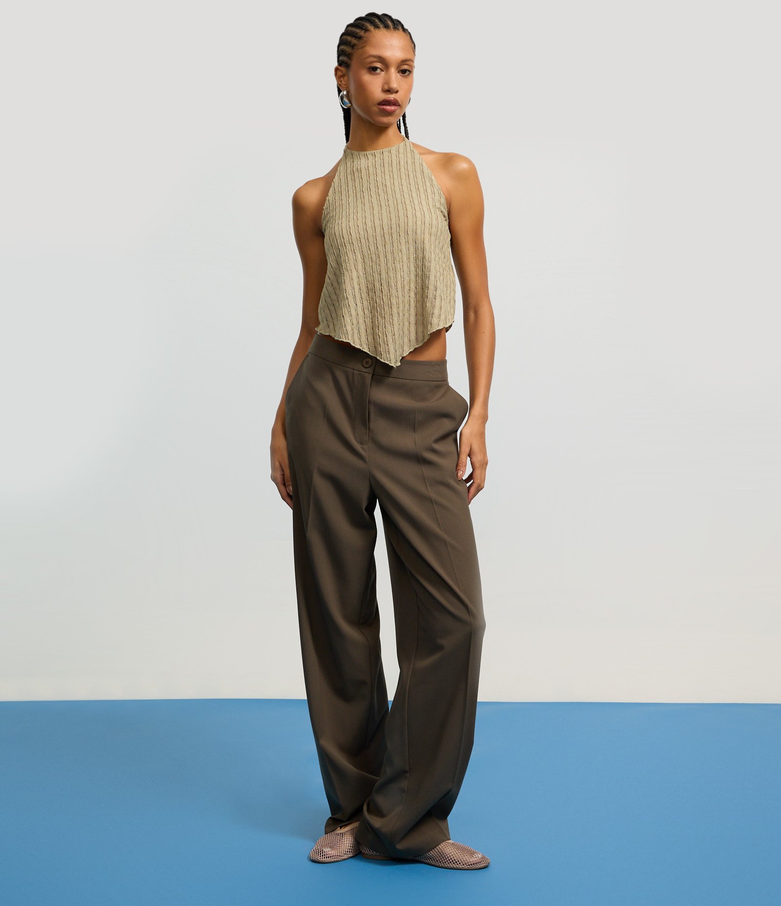 Calça Reta Alfaiatada com Bolsos e Frisos Verde escuro 5