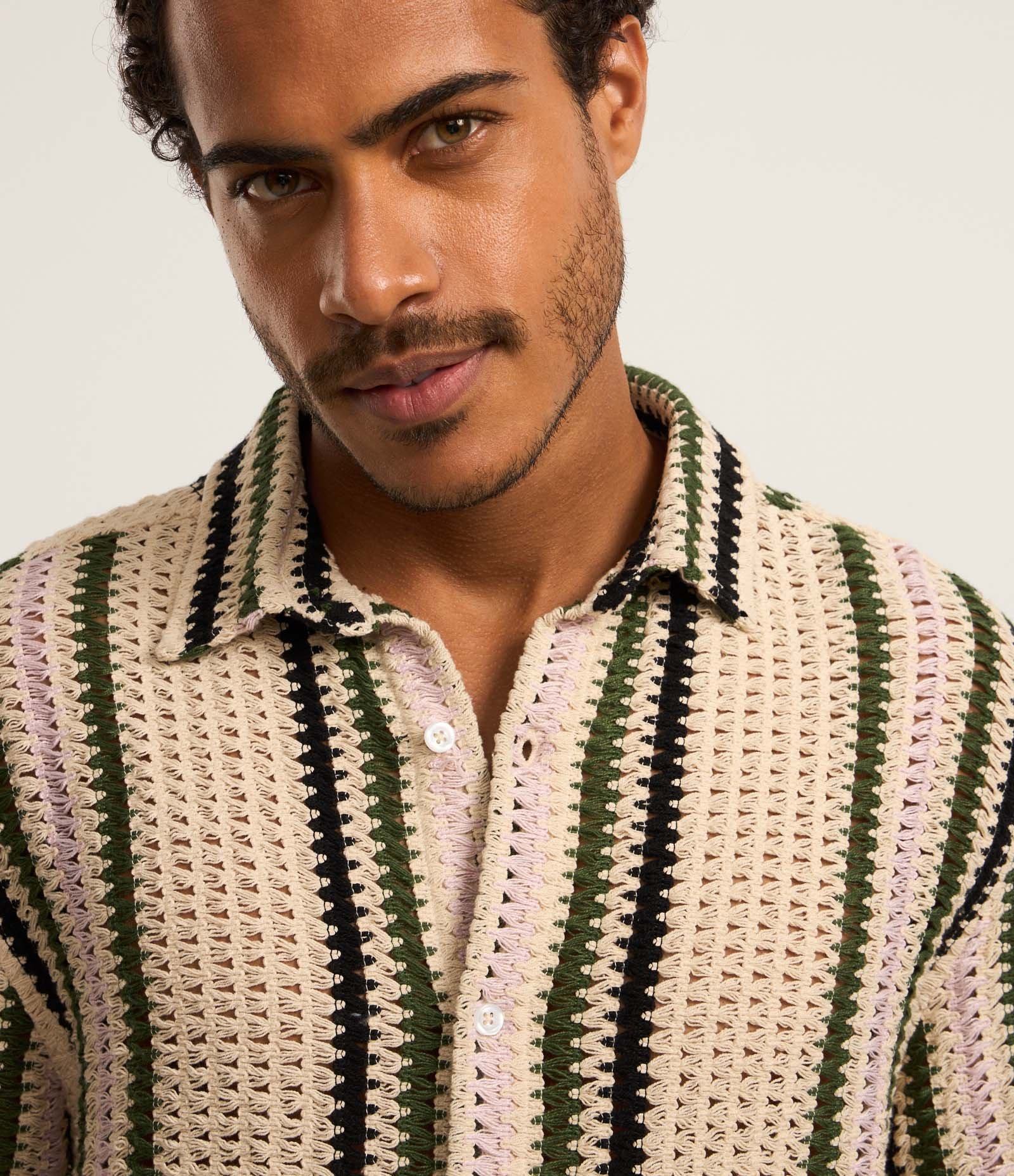 Camisa em Crochê Rustico com Textura e Listras Contrastantes Bege/Verde 3