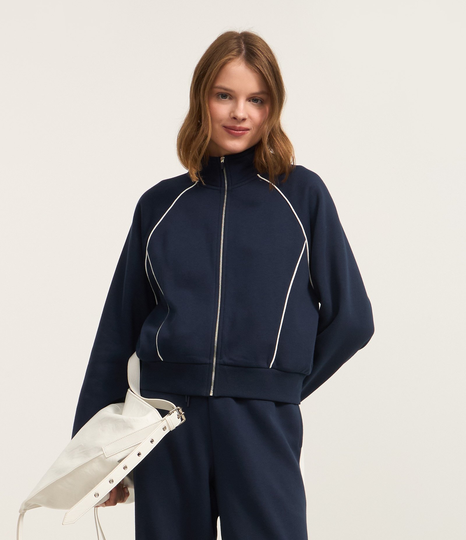 Casaco Moletom com Gola Alta e Detalhe Contrastante Azul 1