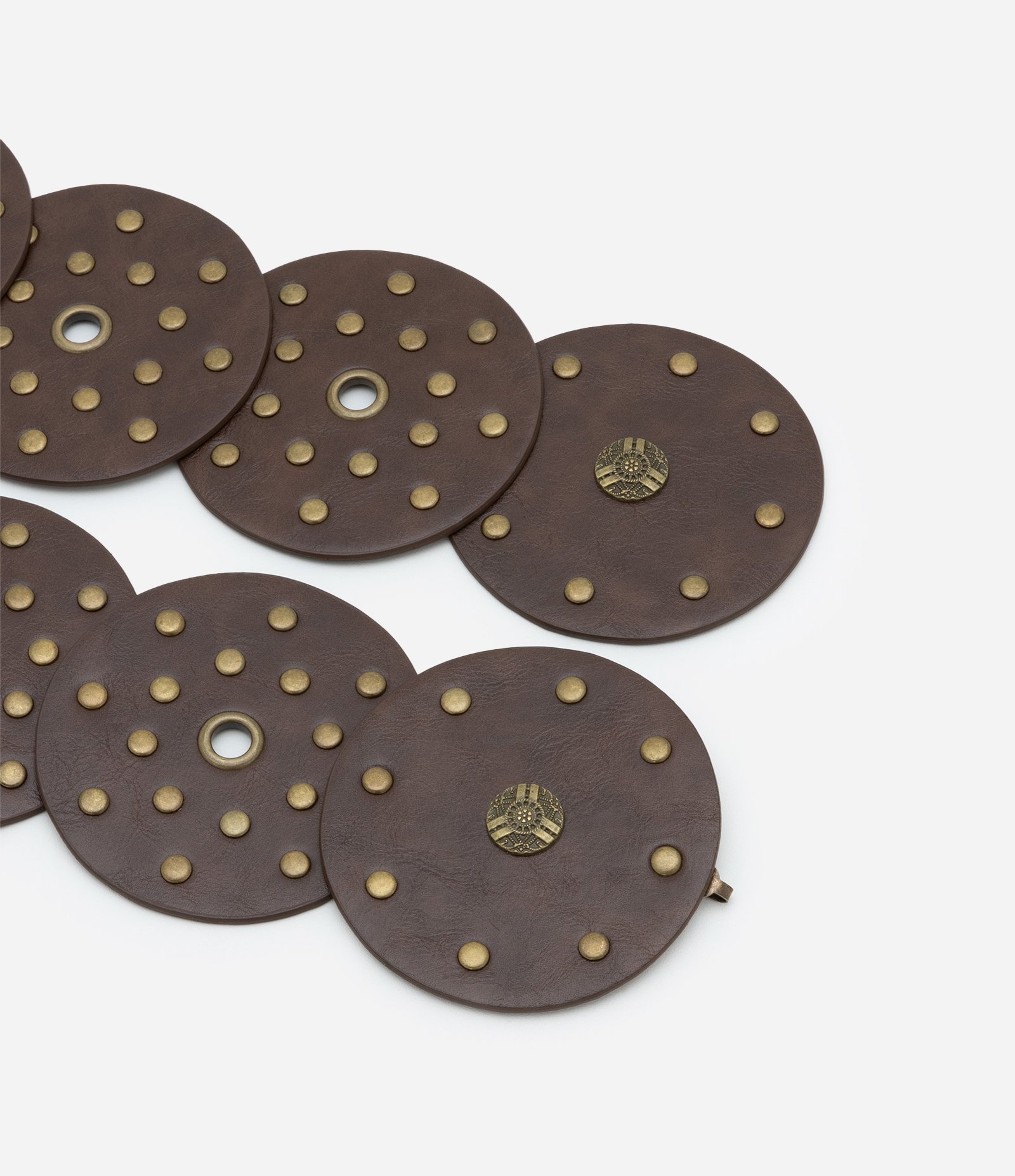 Cinto Largo em PU com Formato de Discos com Tachinhas Marrom 4
