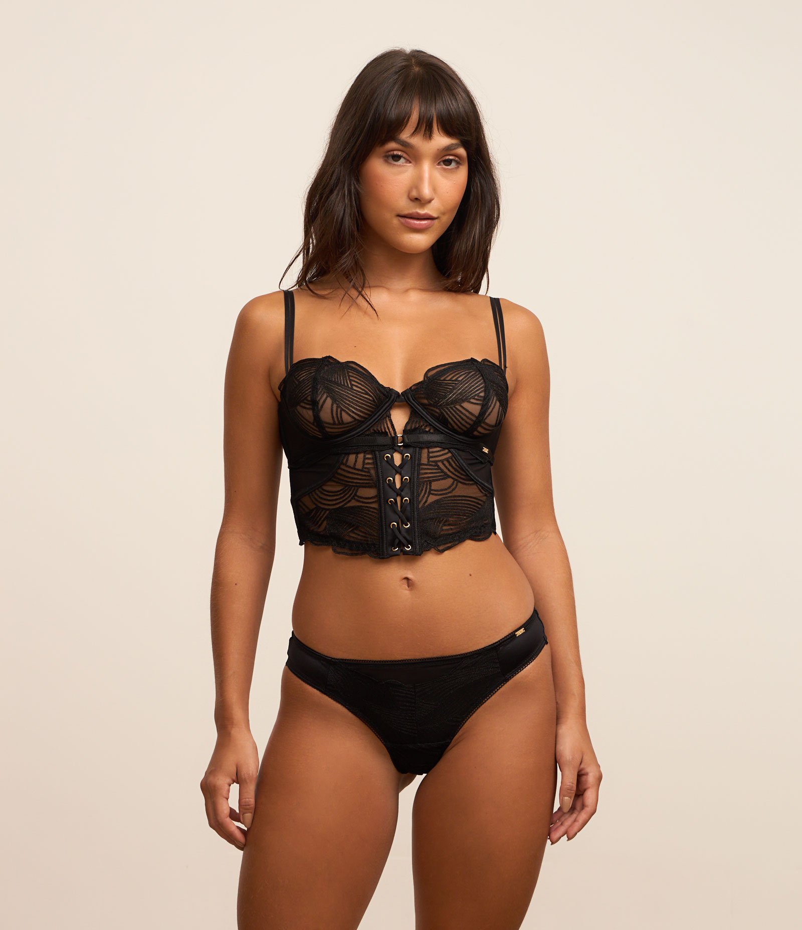 Cinta Liga em Tule com Amarrações e Textura Rendada Preto 2