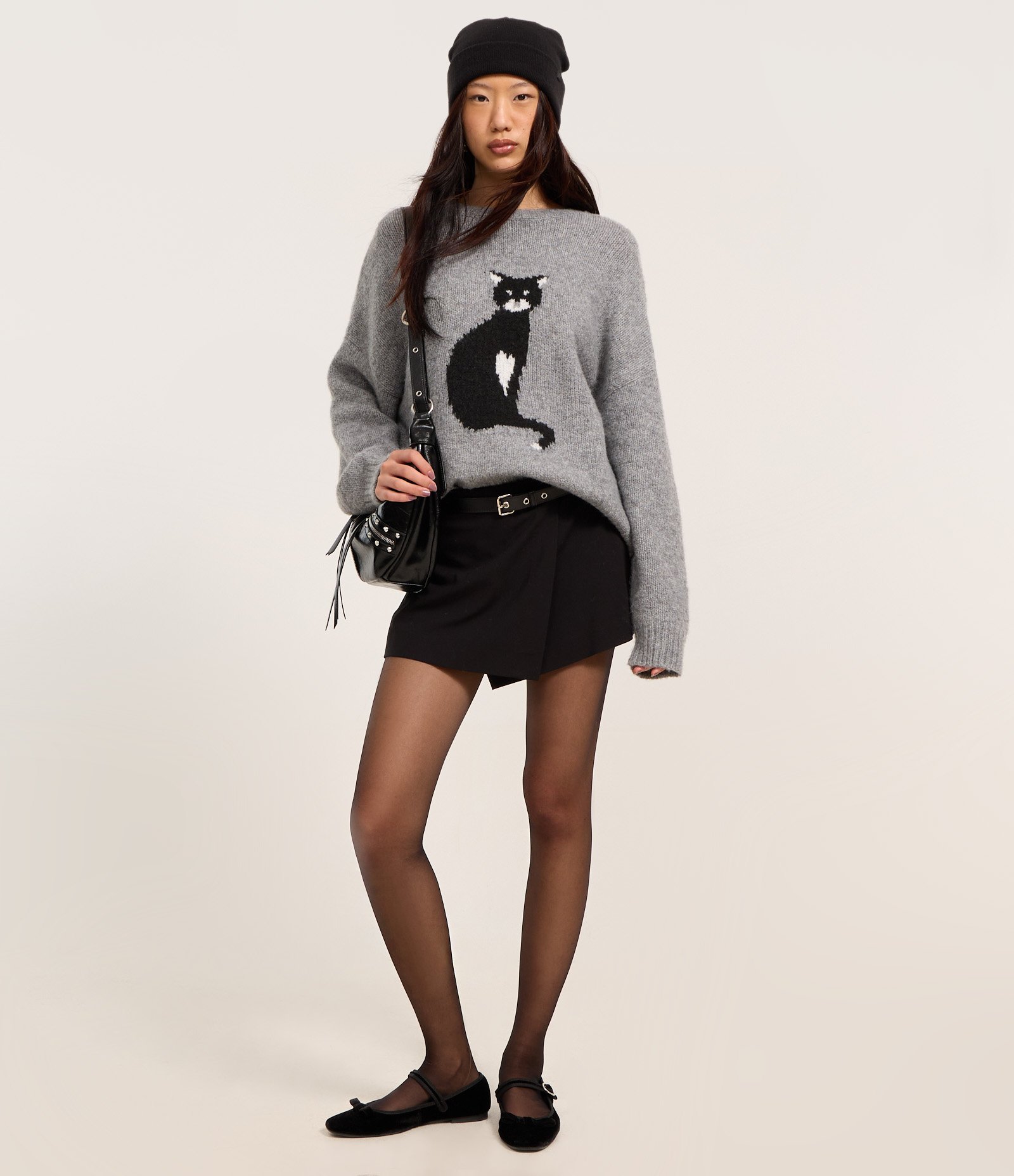 Short Saia em Alfaiataria com Cintinho de Pu e Fivela Preto 2