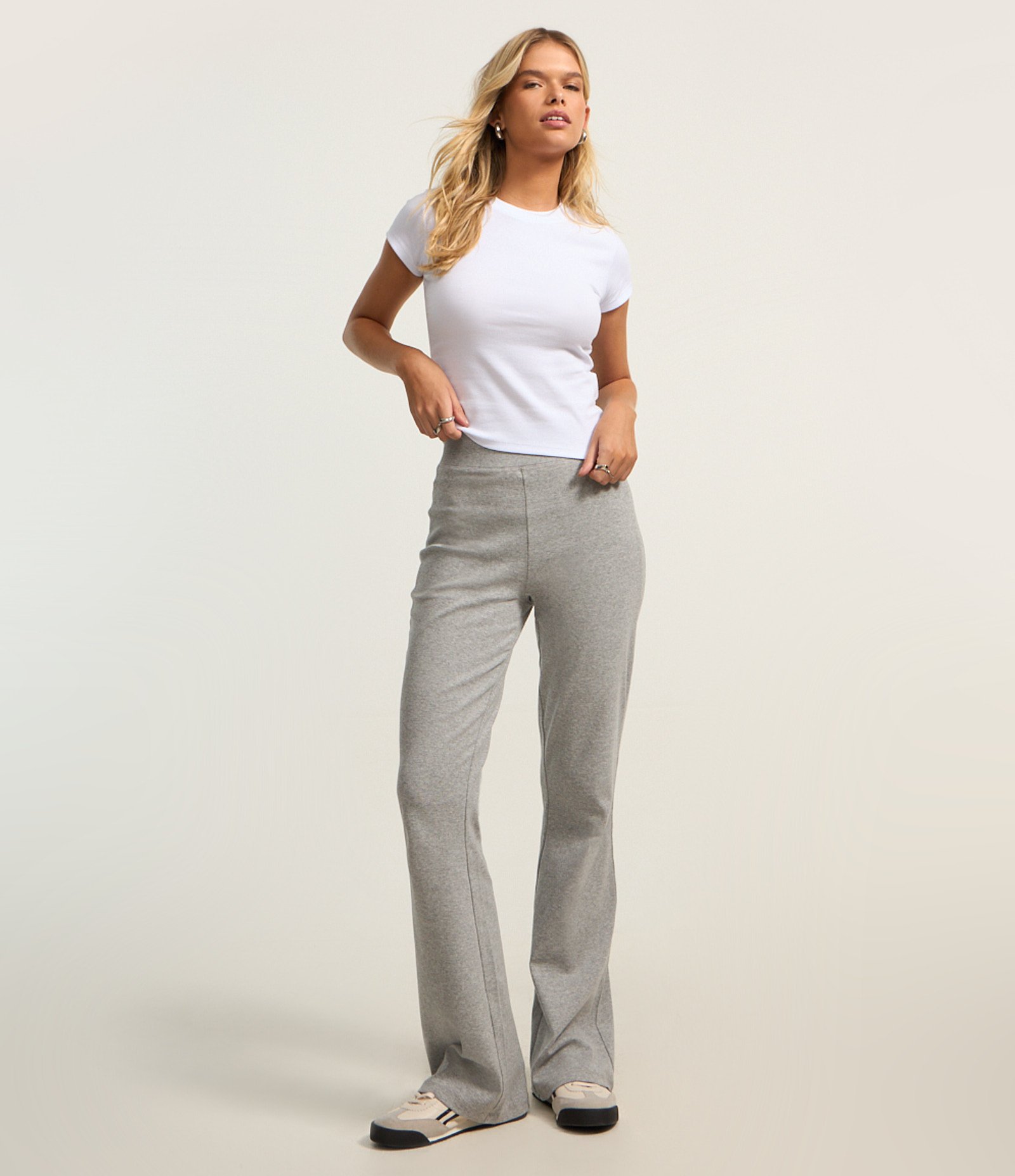 Blusa Básica Justinha e Alongada em Ribana Branco 2