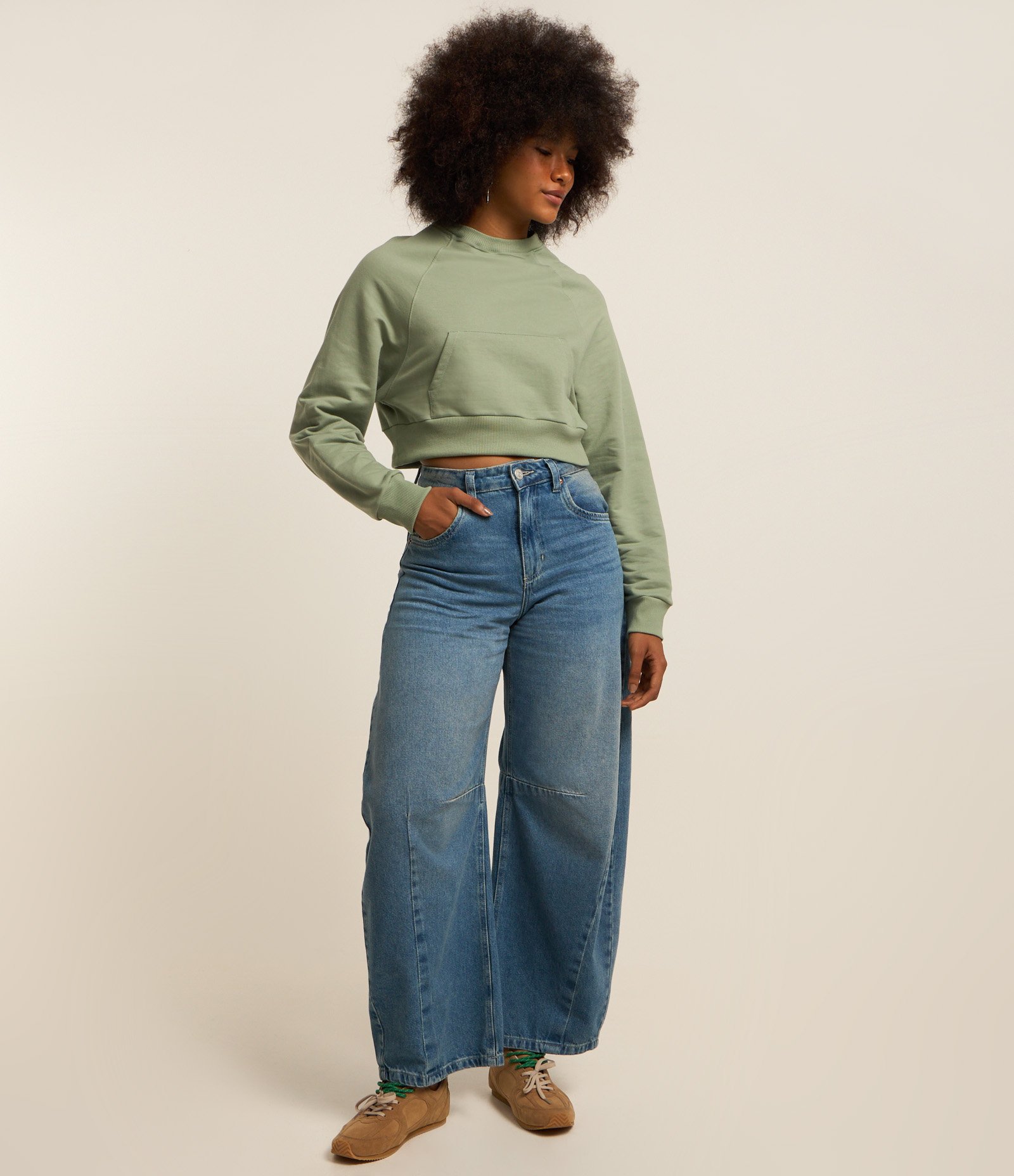 Blusão Cropped em Moletom com Bolsos Verde 2