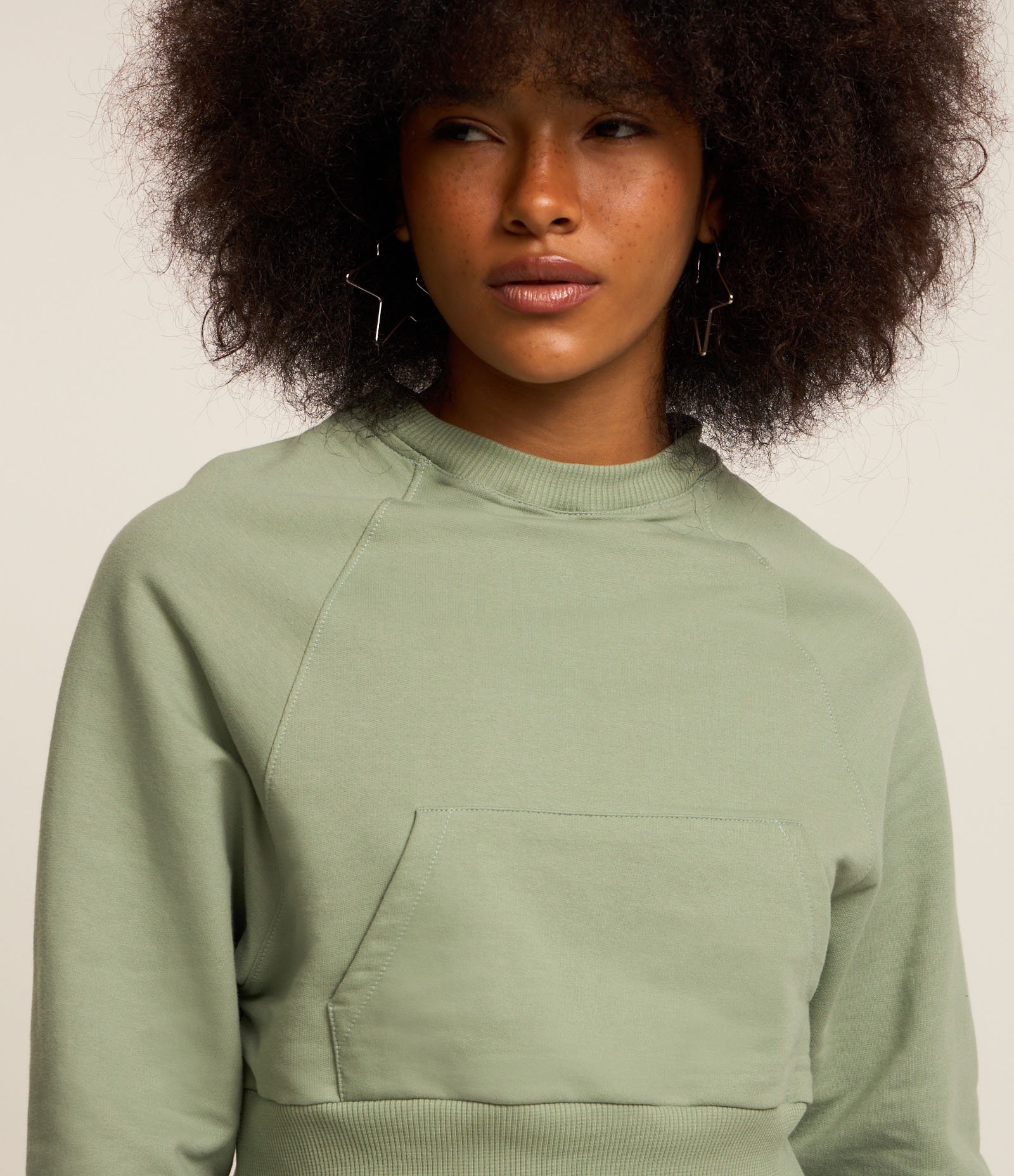 Blusão Cropped em Moletom com Bolsos Verde 3