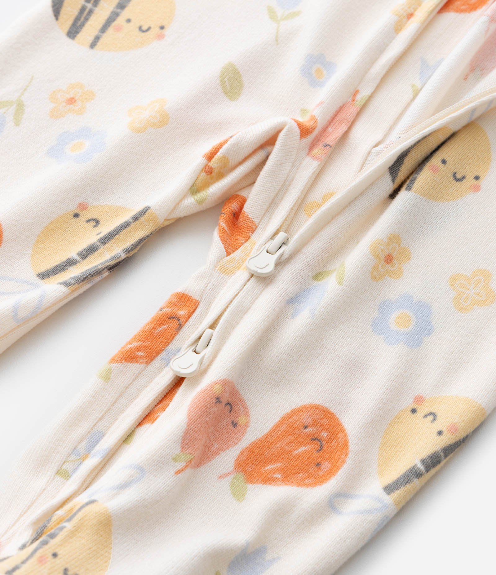 Macacão Infantil com Estampa de Abelhinhas - Tam RN a 18 meses Bege 6