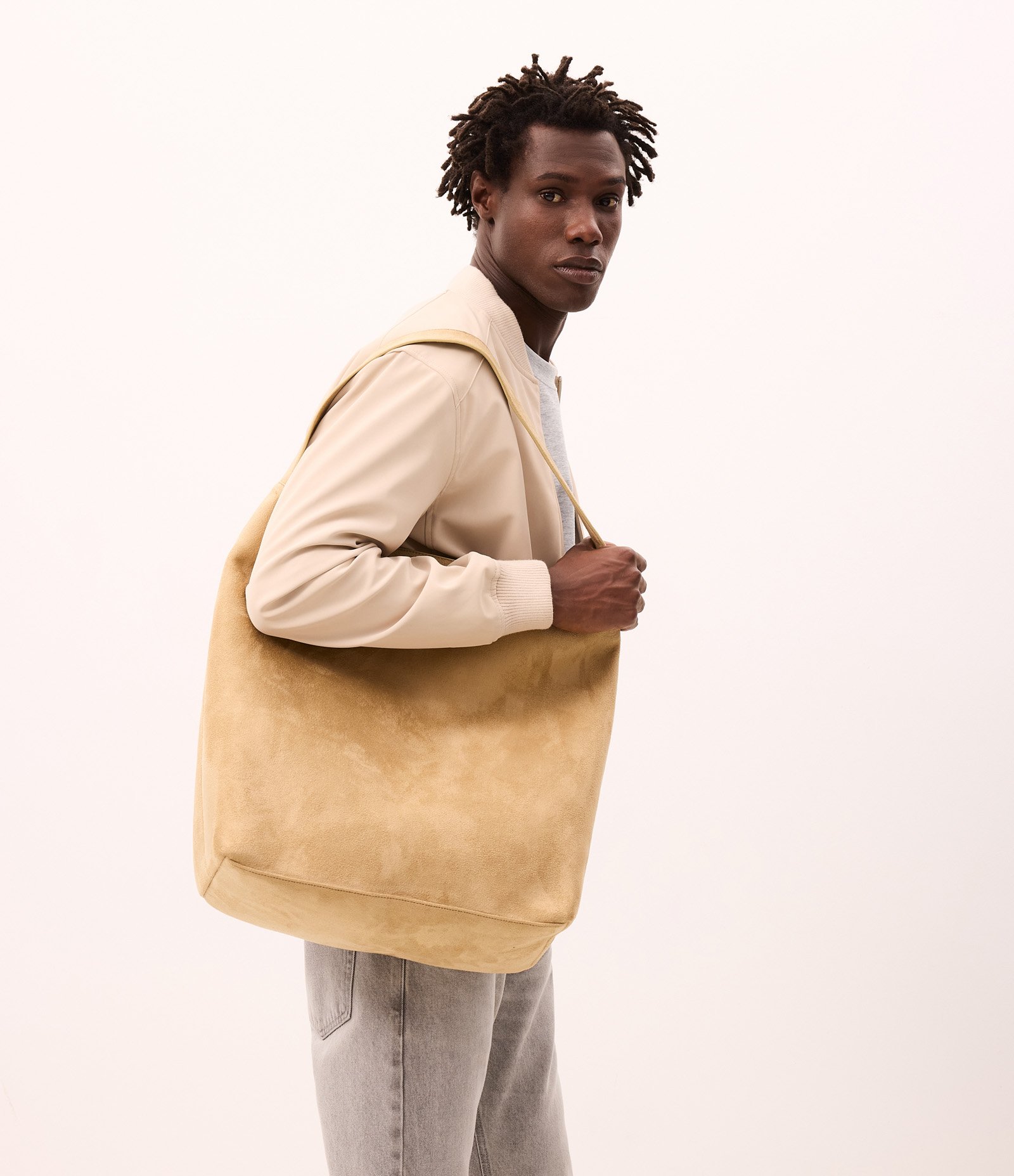 Jaqueta Bomber com Bolso Interno e Textura Emborrachada Bege 2