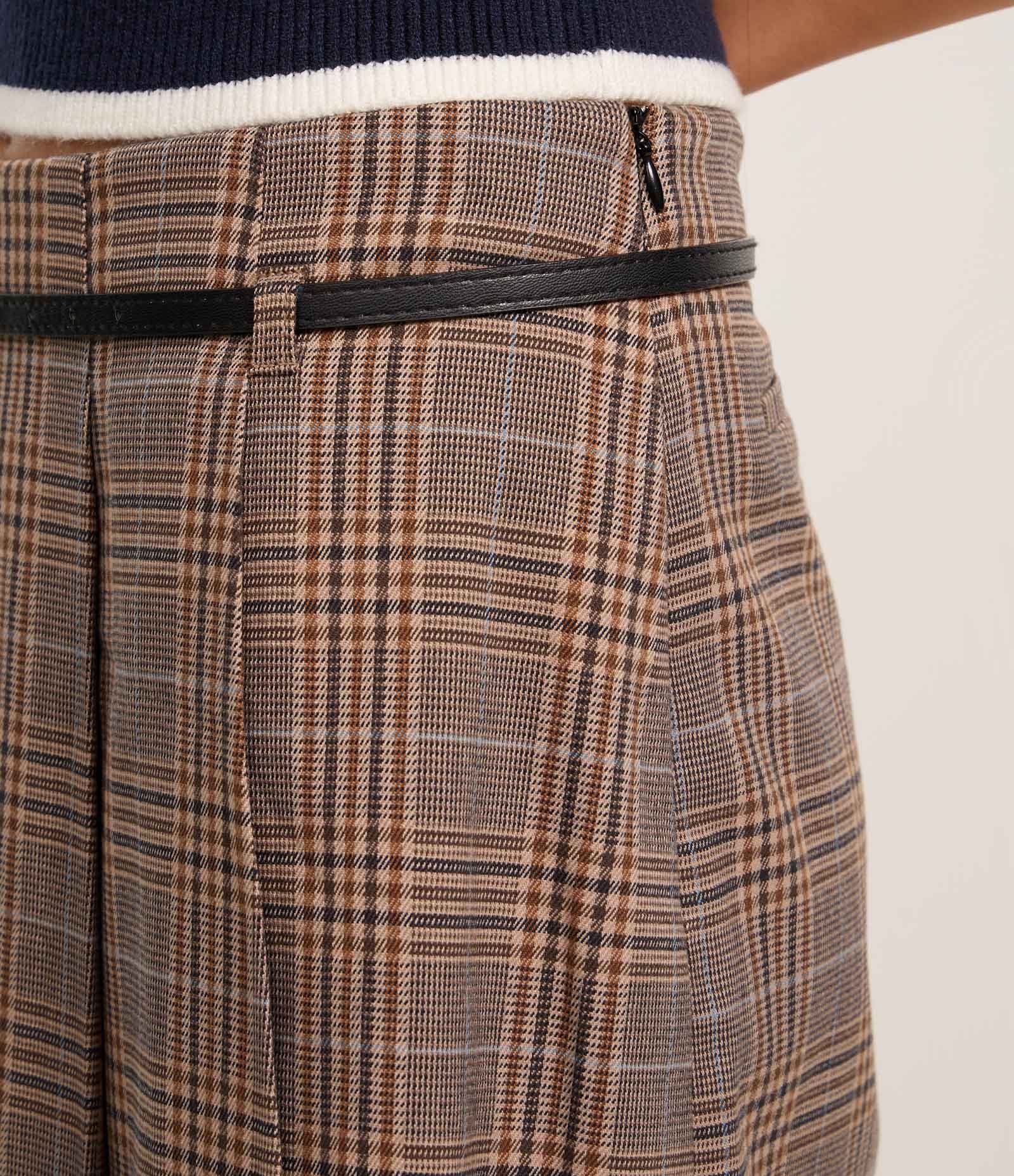 Short Saia em Alfaiataria Xadrez e Plissada Marrom 4