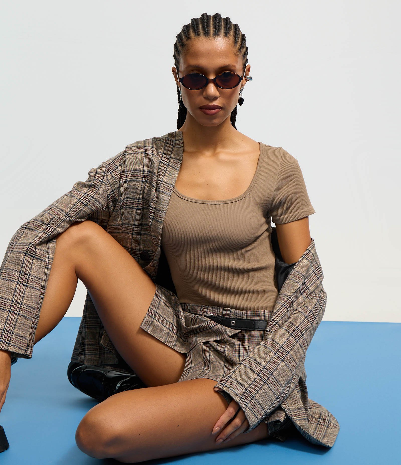 Body em Poliamida Texturizada e com Decote Quadrado Bege 4