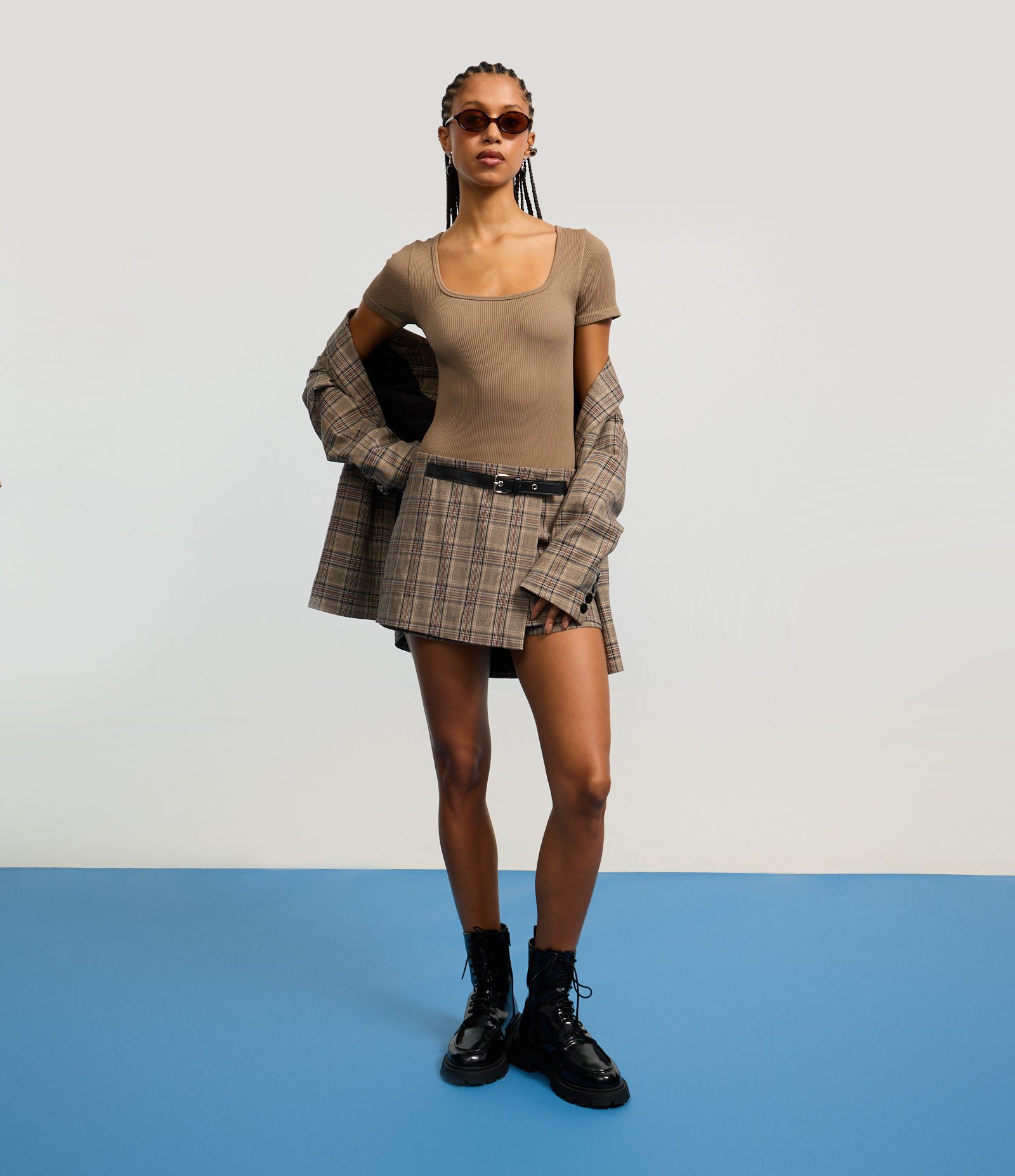 Body em Poliamida Texturizada e com Decote Quadrado Bege 5