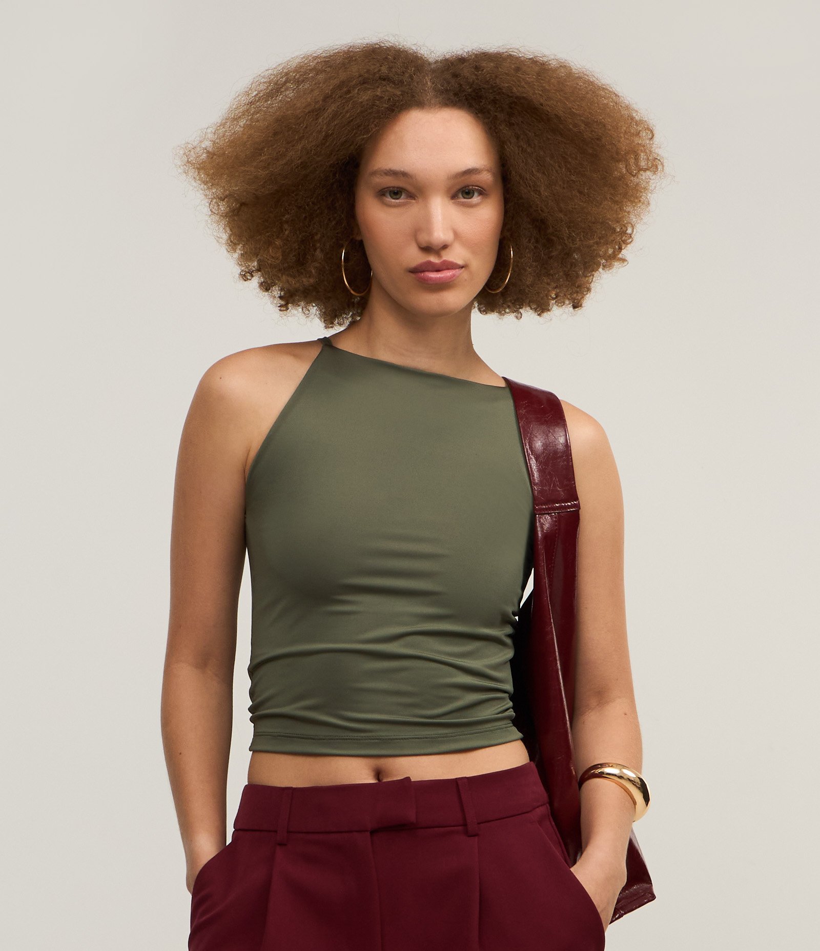 Blusa sem Manga em Microfibra com Gola Halter 1