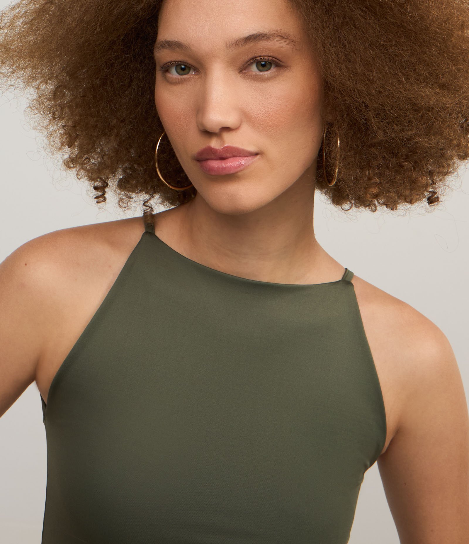 Blusa sem Manga em Microfibra com Gola Halter 3