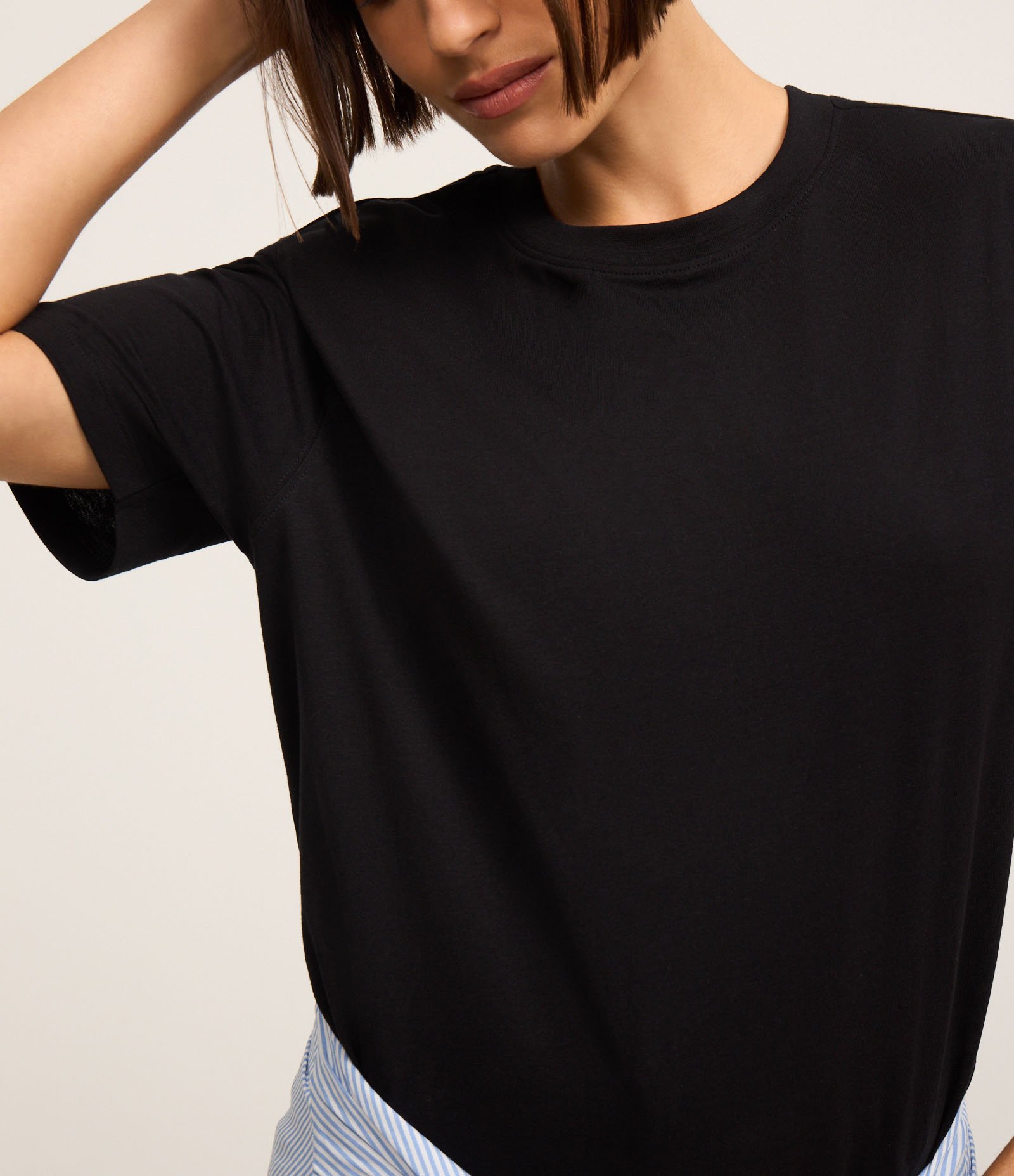 Blusa em Algodão com Gola Redonda Preto 3