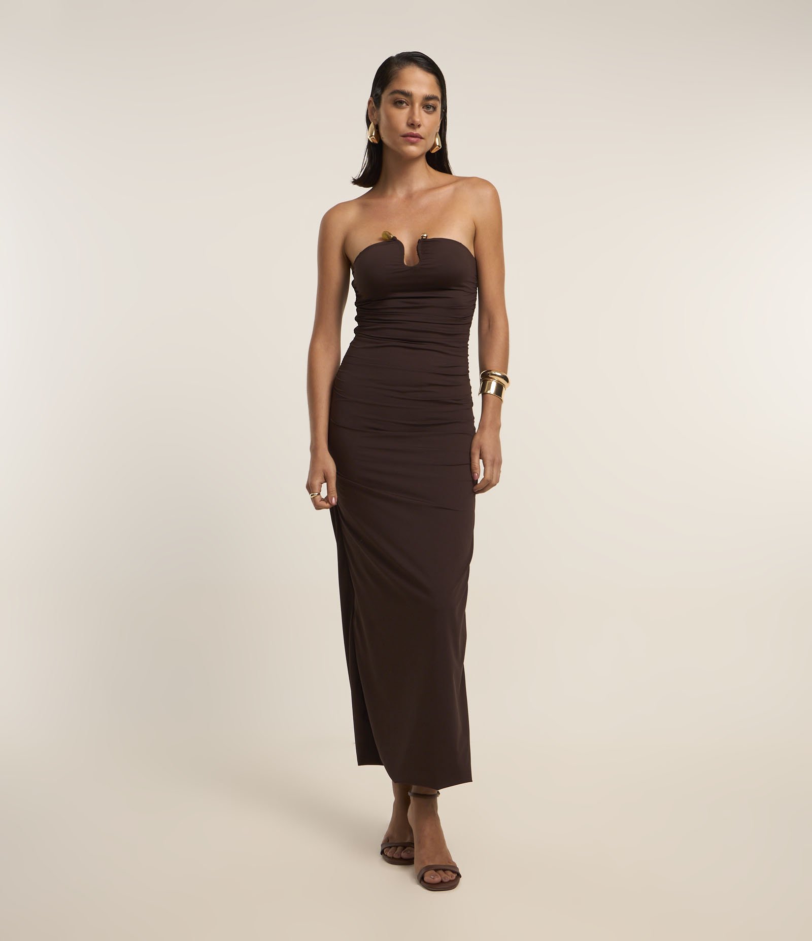 Vestido Sem Manga com Drapeado Sem Alça e Detalhe de Pedra no Decote Marrom 1