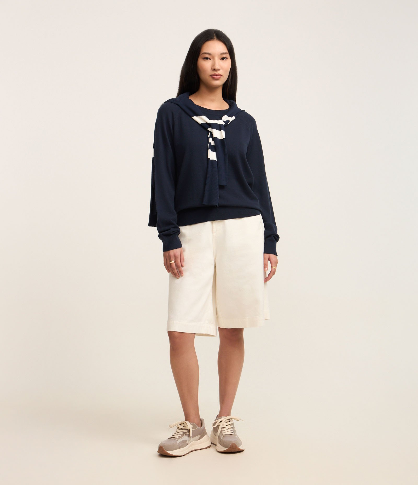 Suéter em Tricô com Gola Redonda Azul Escuro 2