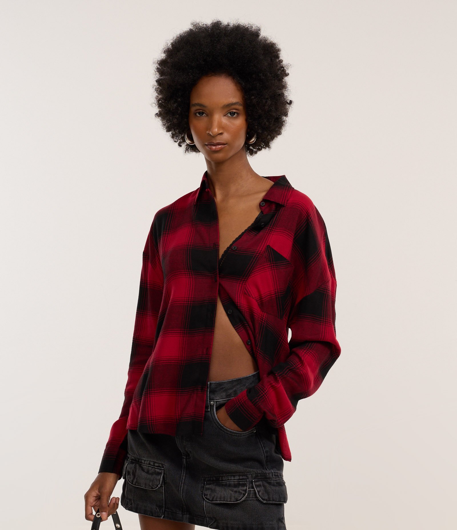 Camisa Oversized em Flanela Xadrez com Bolsinho Vermelho 1