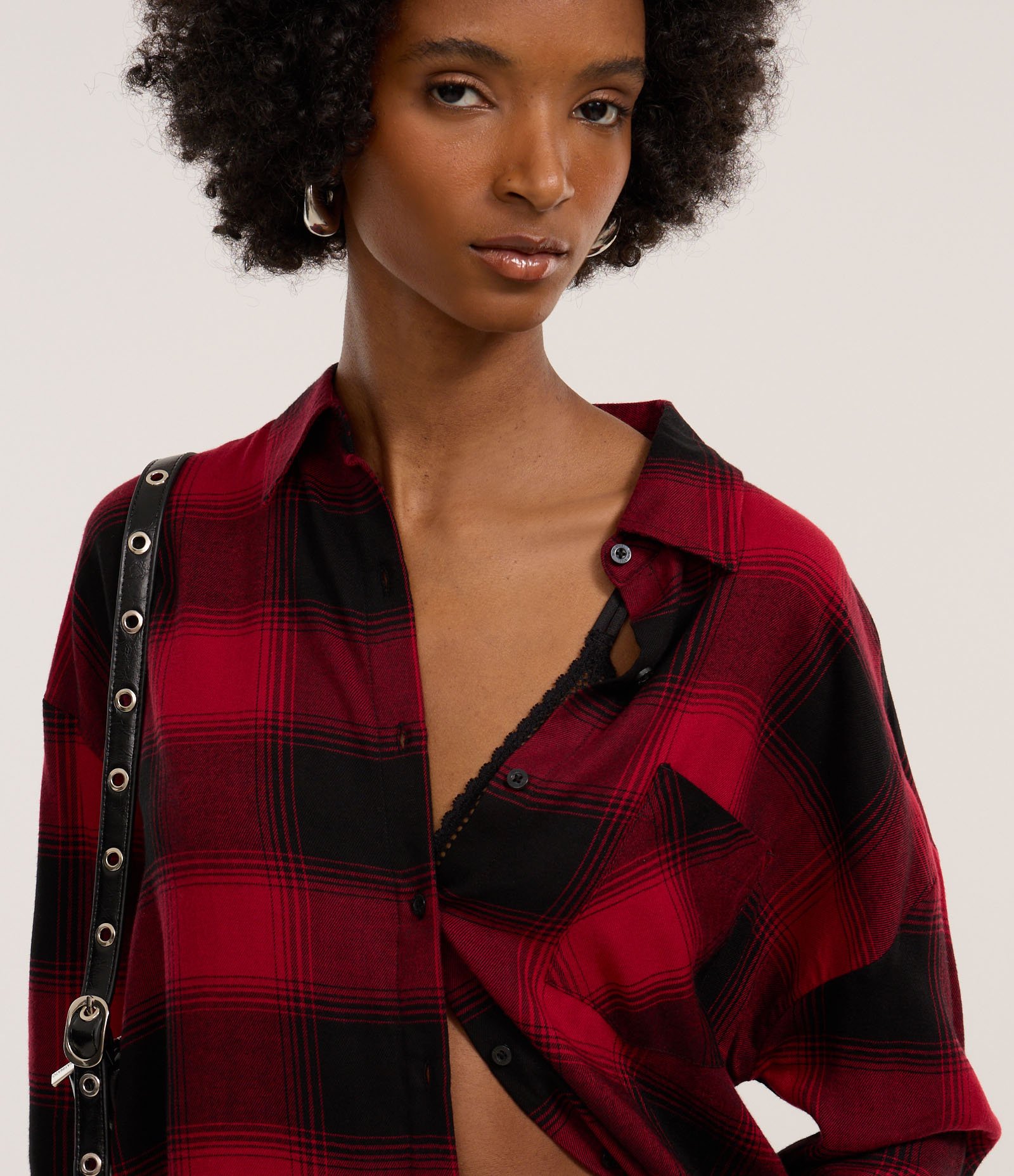 Camisa Oversized em Flanela Xadrez com Bolsinho Vermelho 3