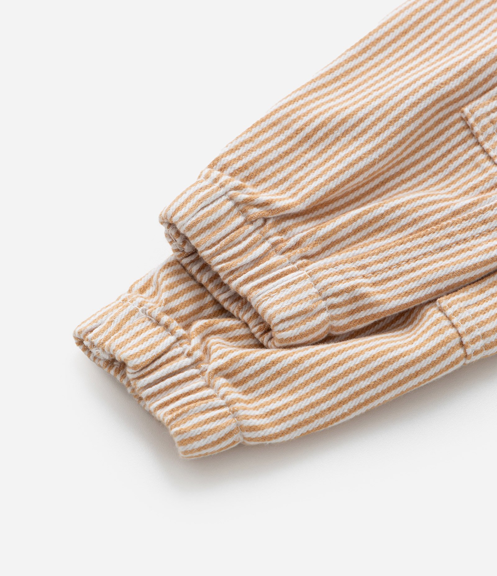 Calça Infantil em Sarja com Listras e Bolsinhos Cargo - Tam 0 a 18 meses Bege 5