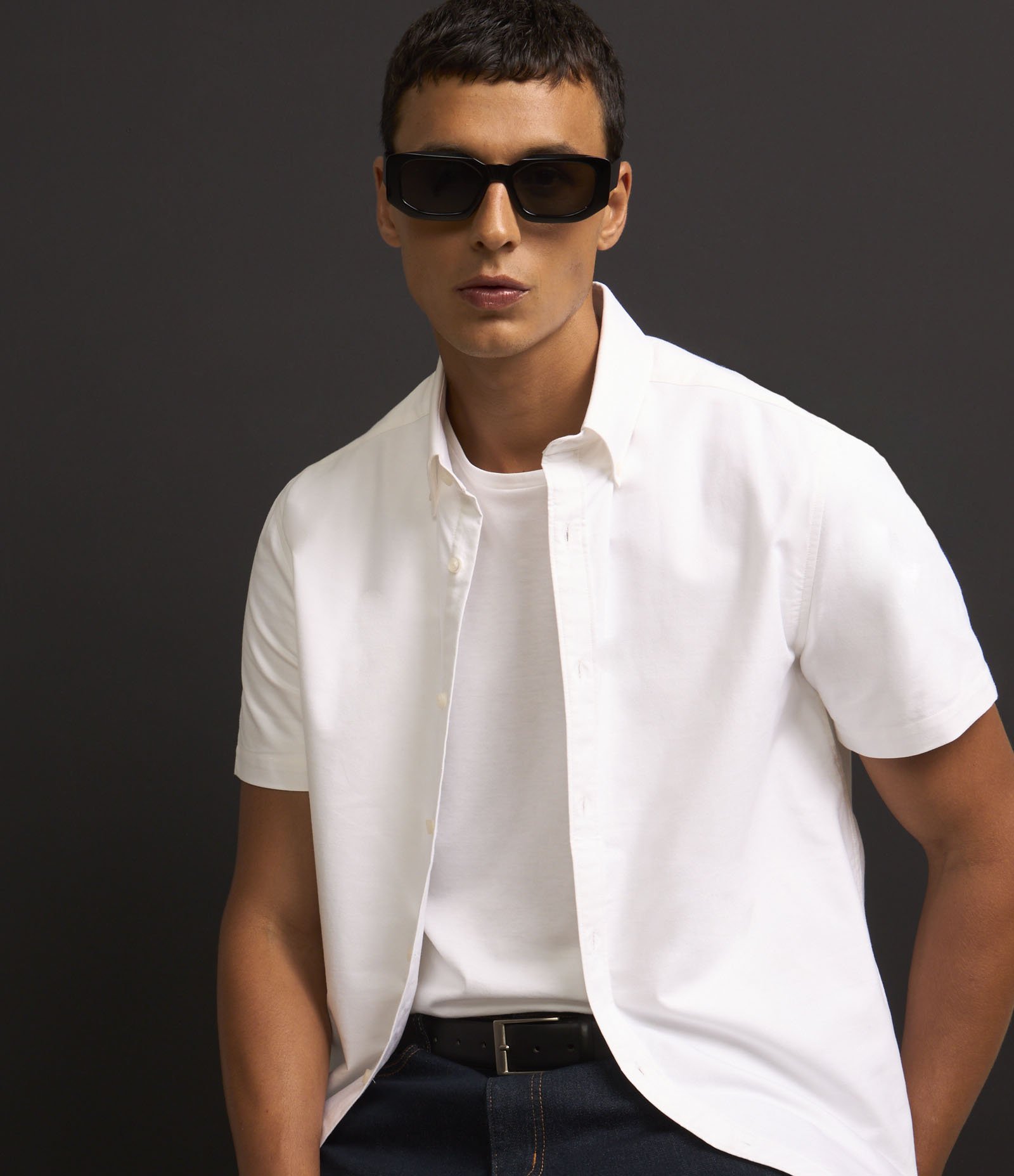 Camisa Comfort em Oxrford Gola com Lapela Branco 4