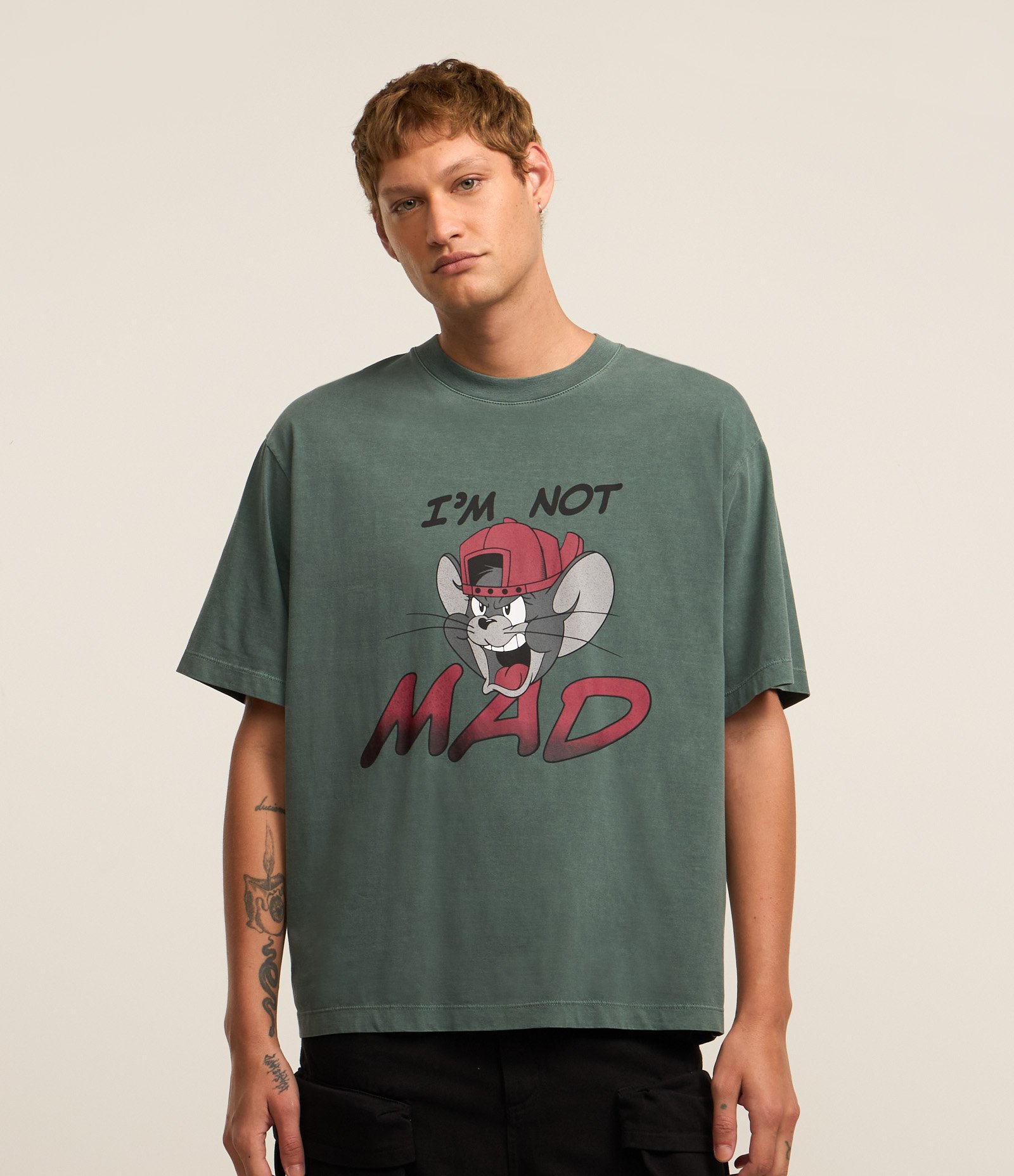 Camiseta Boxy em Algodão Estonado com Estampa Tom & Jerry Verde 1