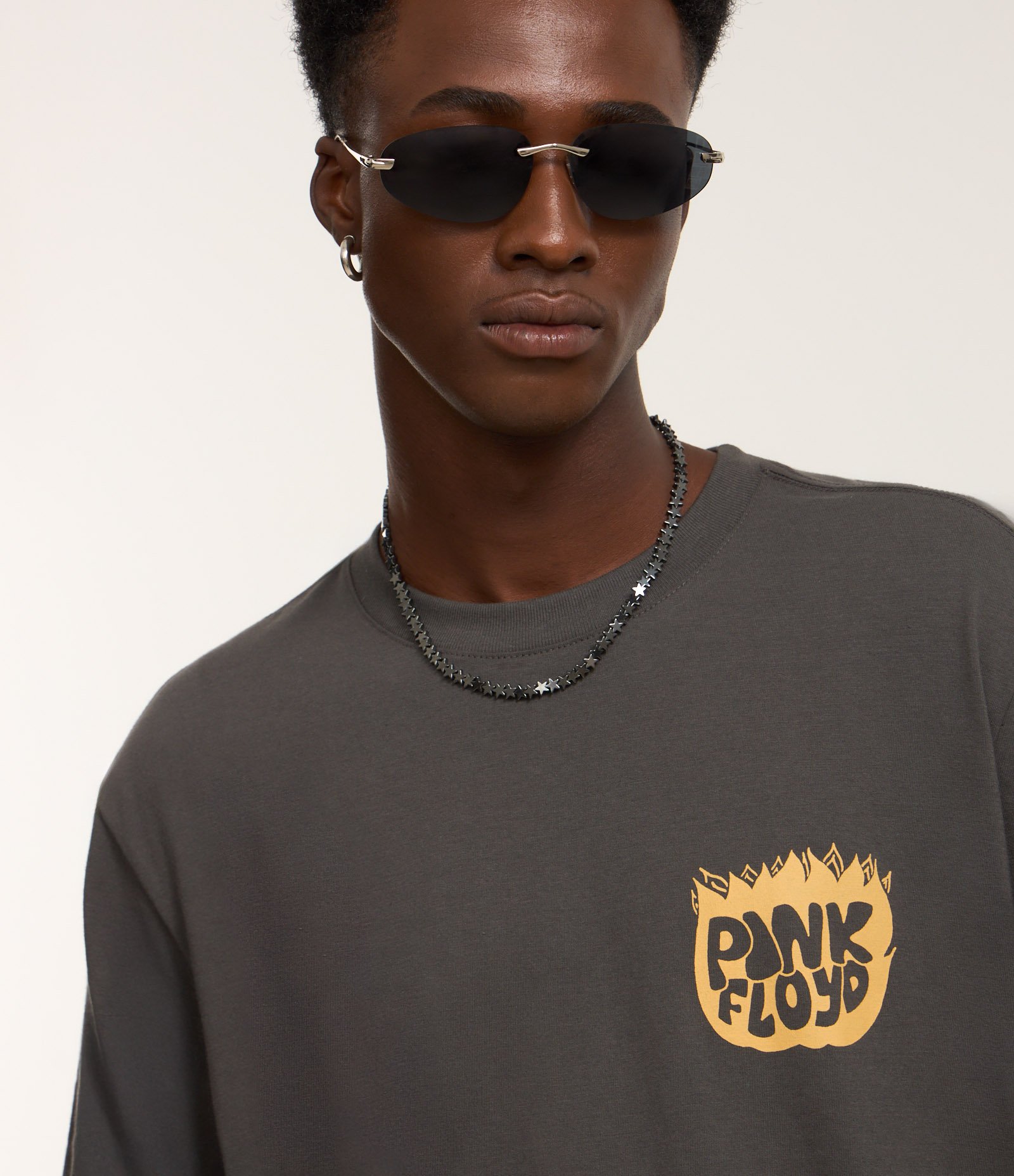 Camiseta Comfort em Algodão com Estampa Pink Floyd Cinza 5