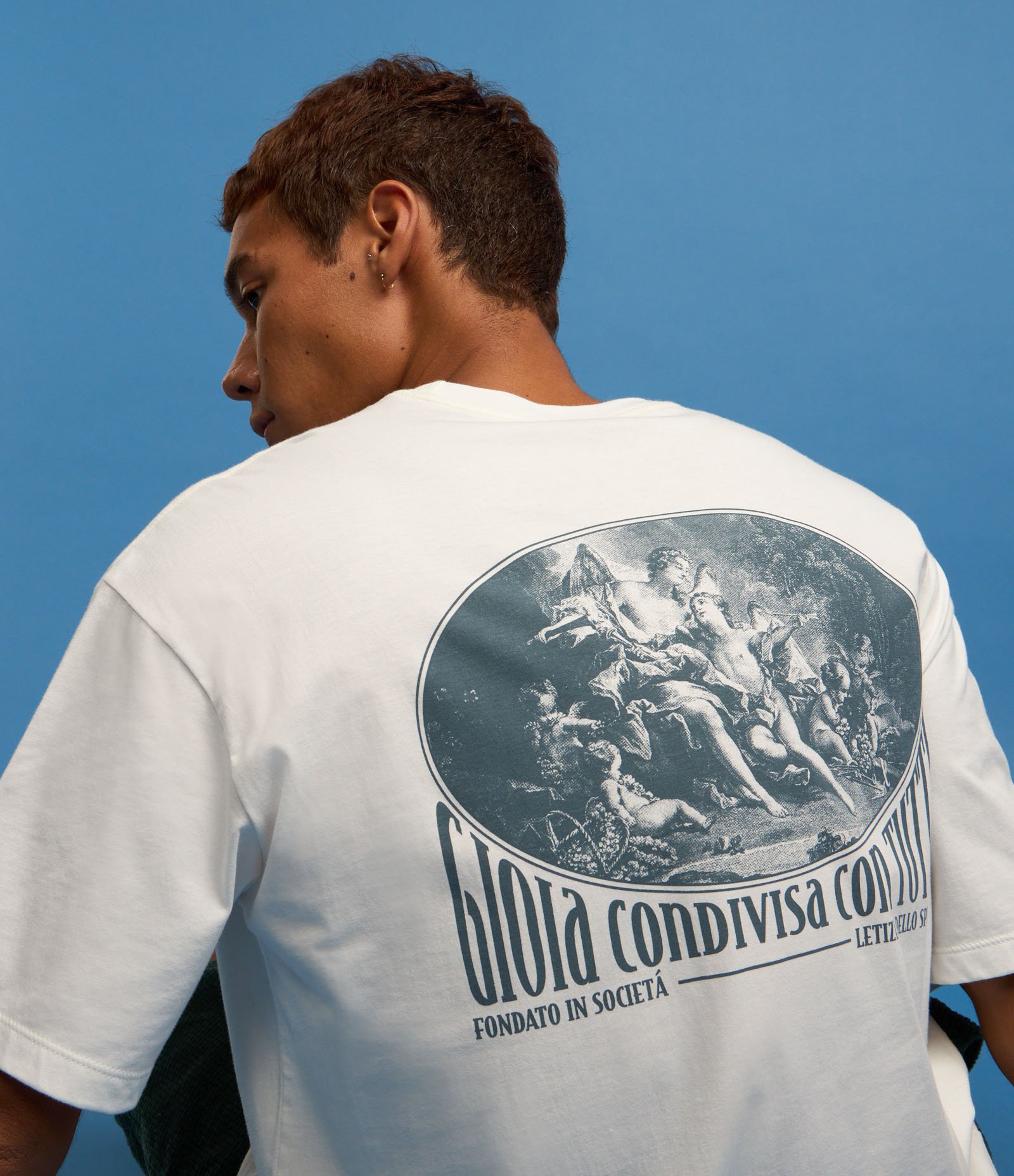 Camiseta Oversized em Malhão com Estampa Lettering e Arte Branco 5