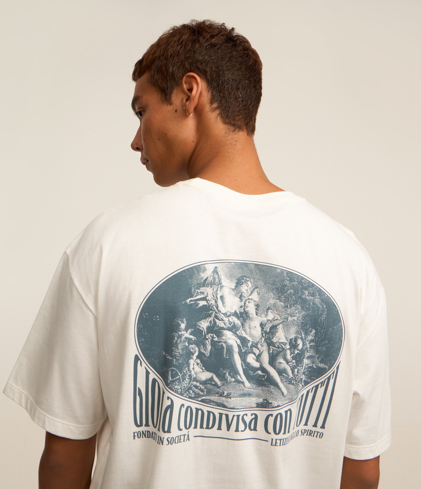 Camiseta Oversized em Malhão com Estampa Lettering e Arte Branco 1