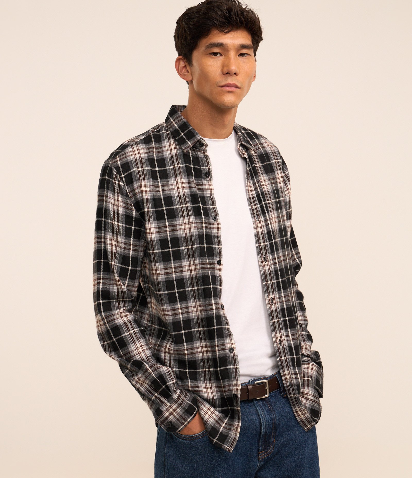 Camisa Regular em Flanela com Estampa Xadrez Preto 1