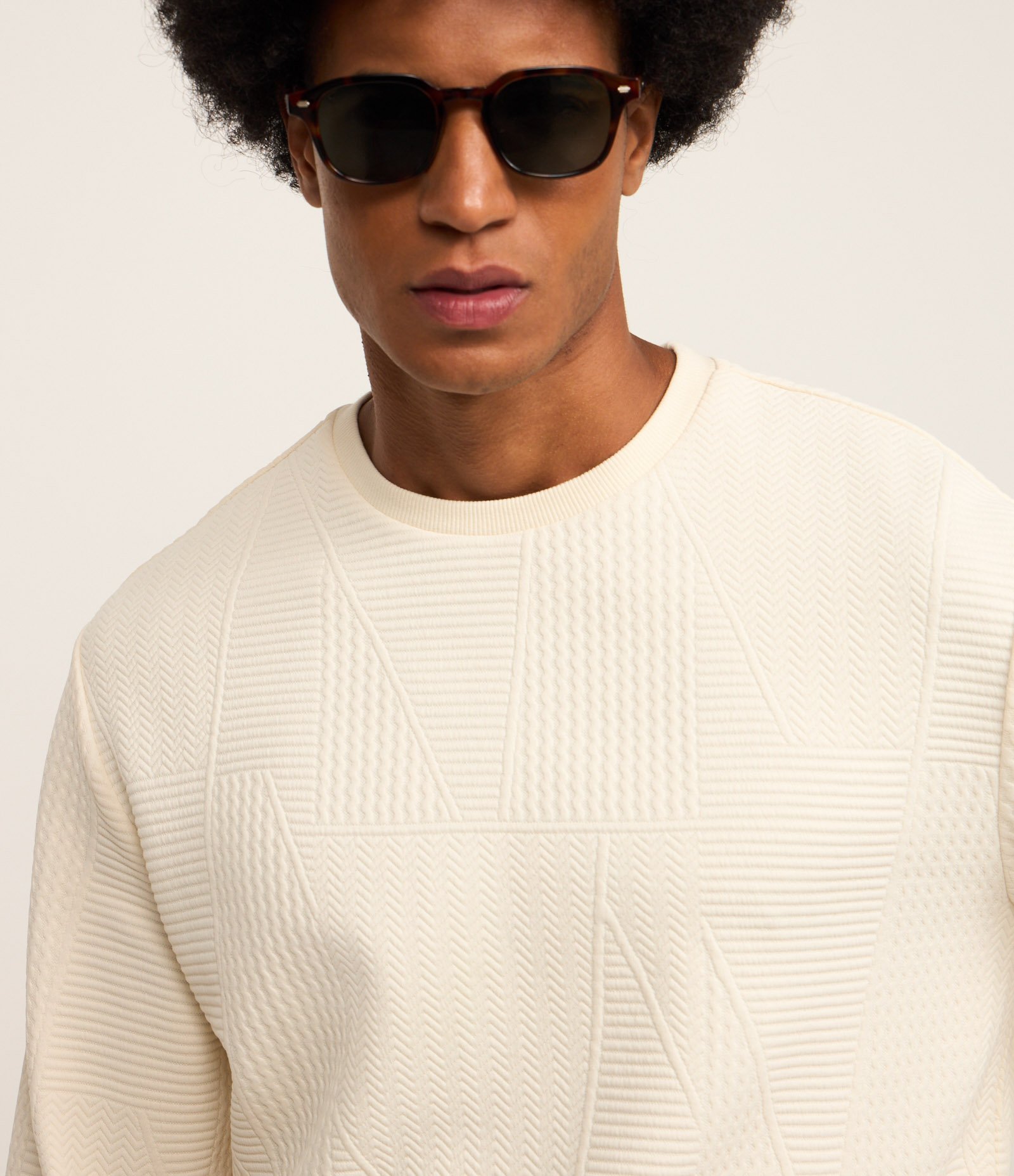 Casaco Fechado com Textura Patchwork Branco 7