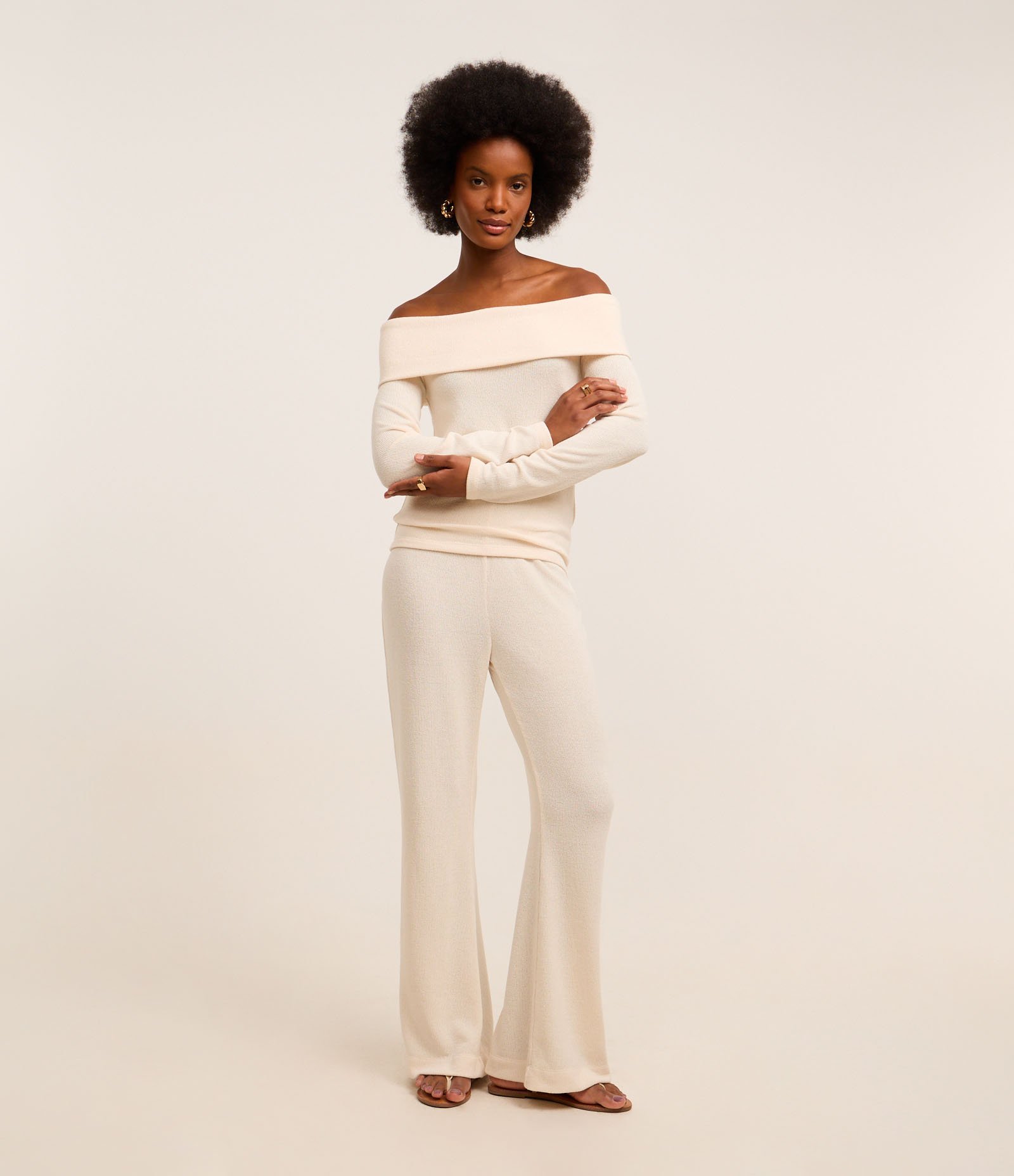 Blusa Texturizada com Decote Ombro a Ombro Bege 2