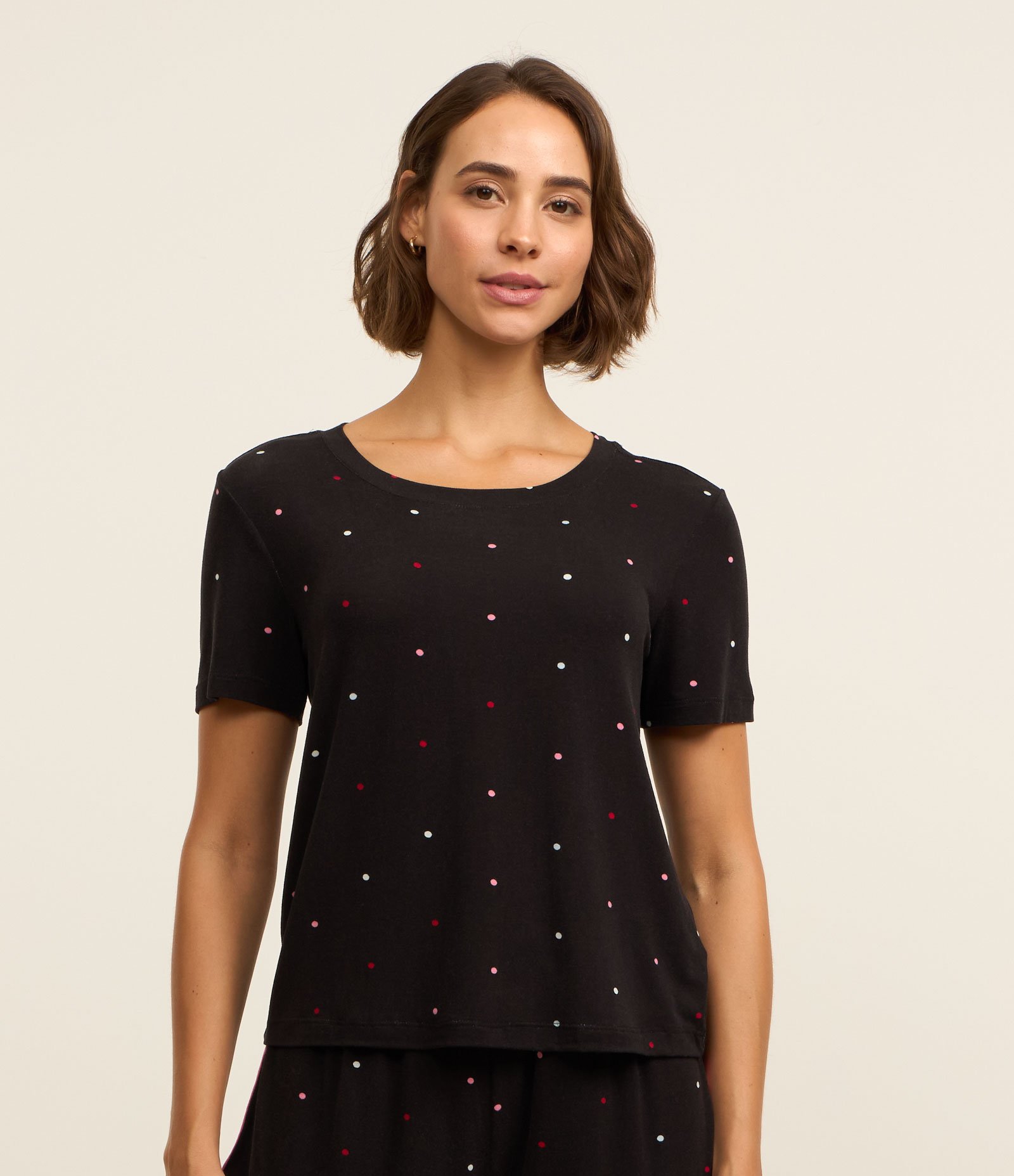 Blusa de Pijama Manga Curta em Viscose com Estampa de Poá Preto 1