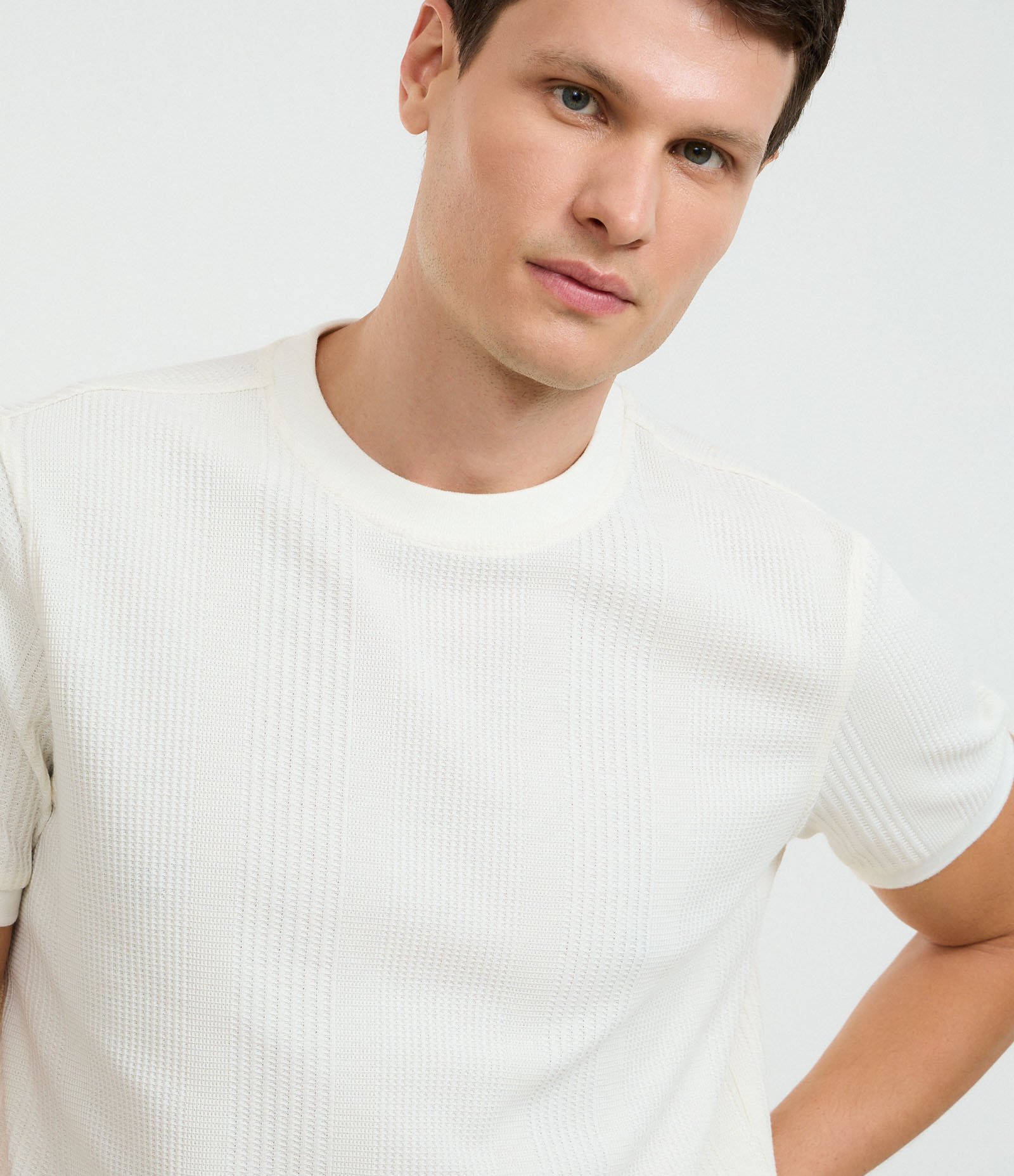 Camiseta Regular em Algodão com Textura Vertical Branco 4