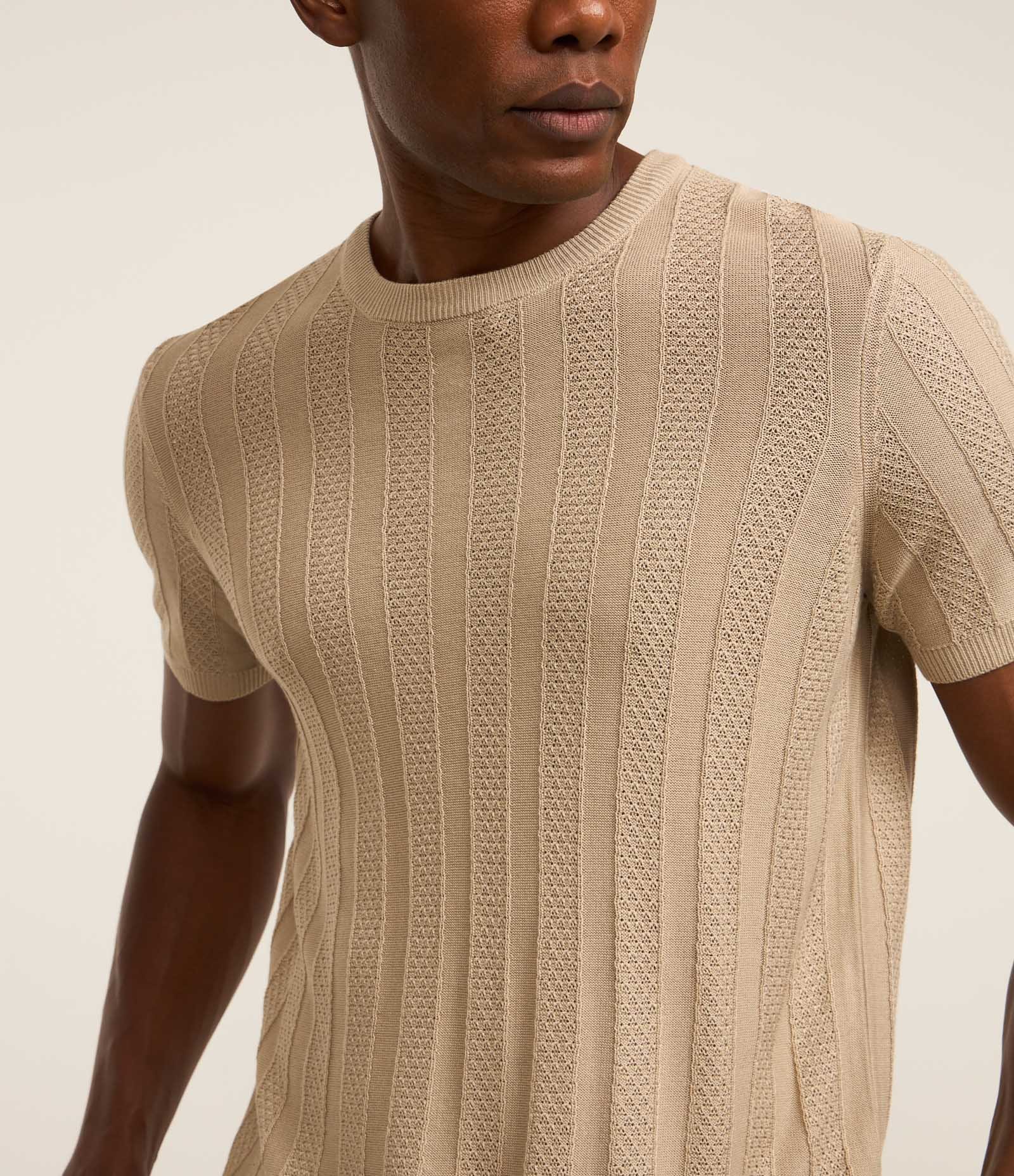 Camiseta em Viscose com Listras em Relevo Bege 3