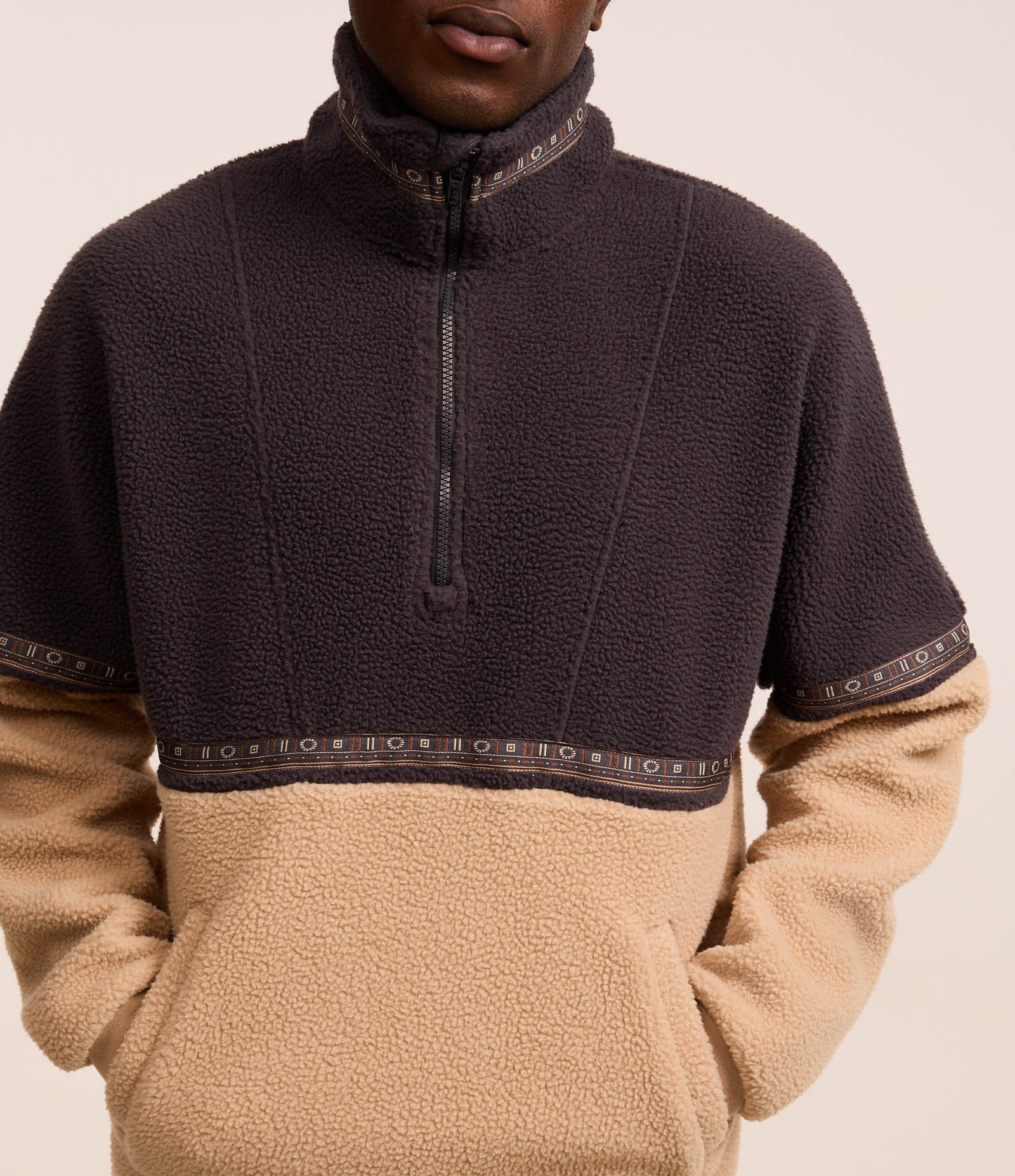 Casaco em Sherpa com Listra Estampada em Bloco de Cores Azul/Bege 3