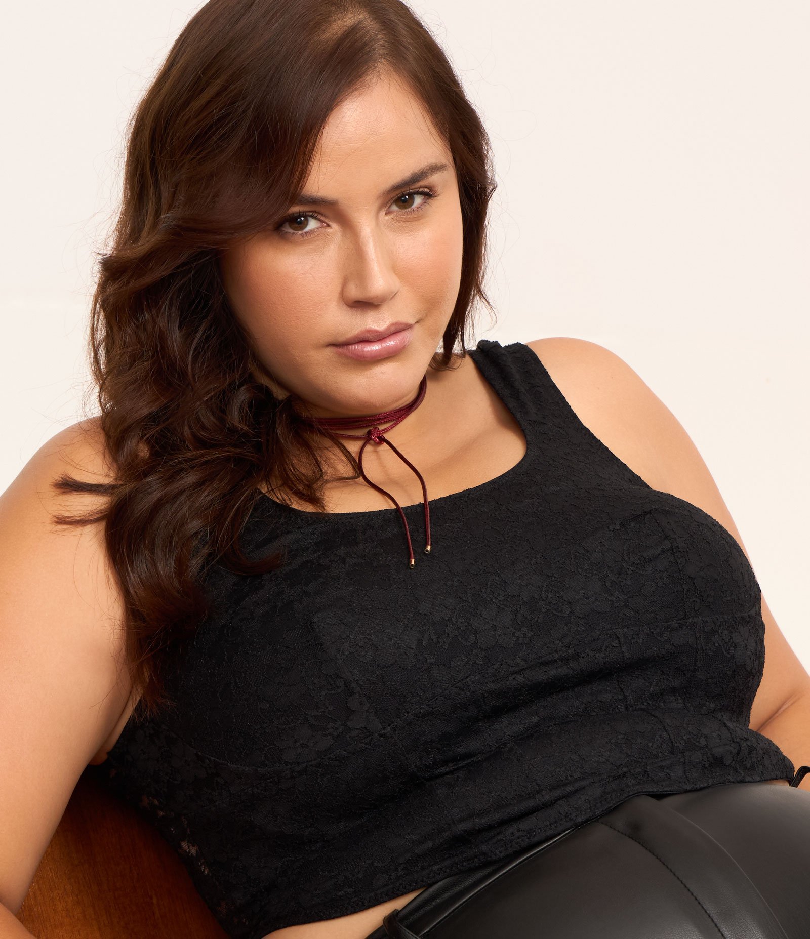 Corset em Laise sem Bojo com Renda Curve e Plus Size Preto 1