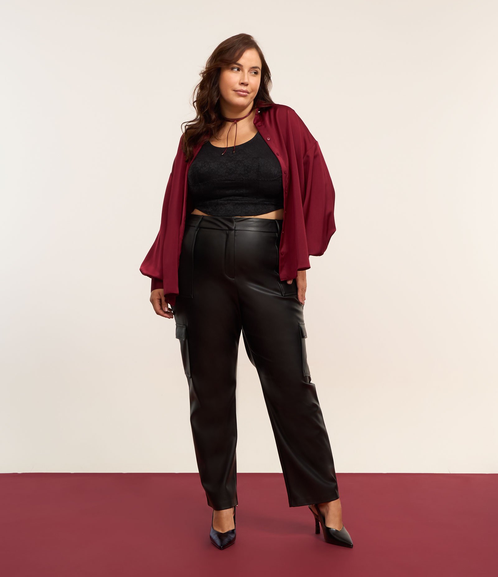 Corset em Laise sem Bojo com Renda Curve e Plus Size Preto 2