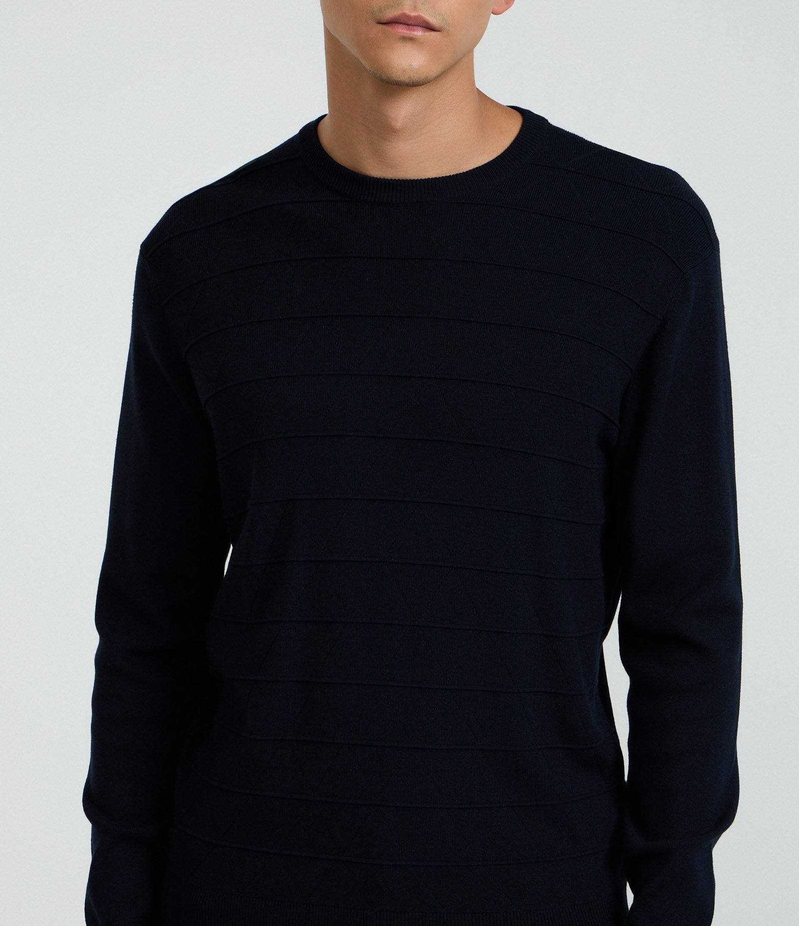 Suéter Regular em Tricô com Gola Redonda Preto 3