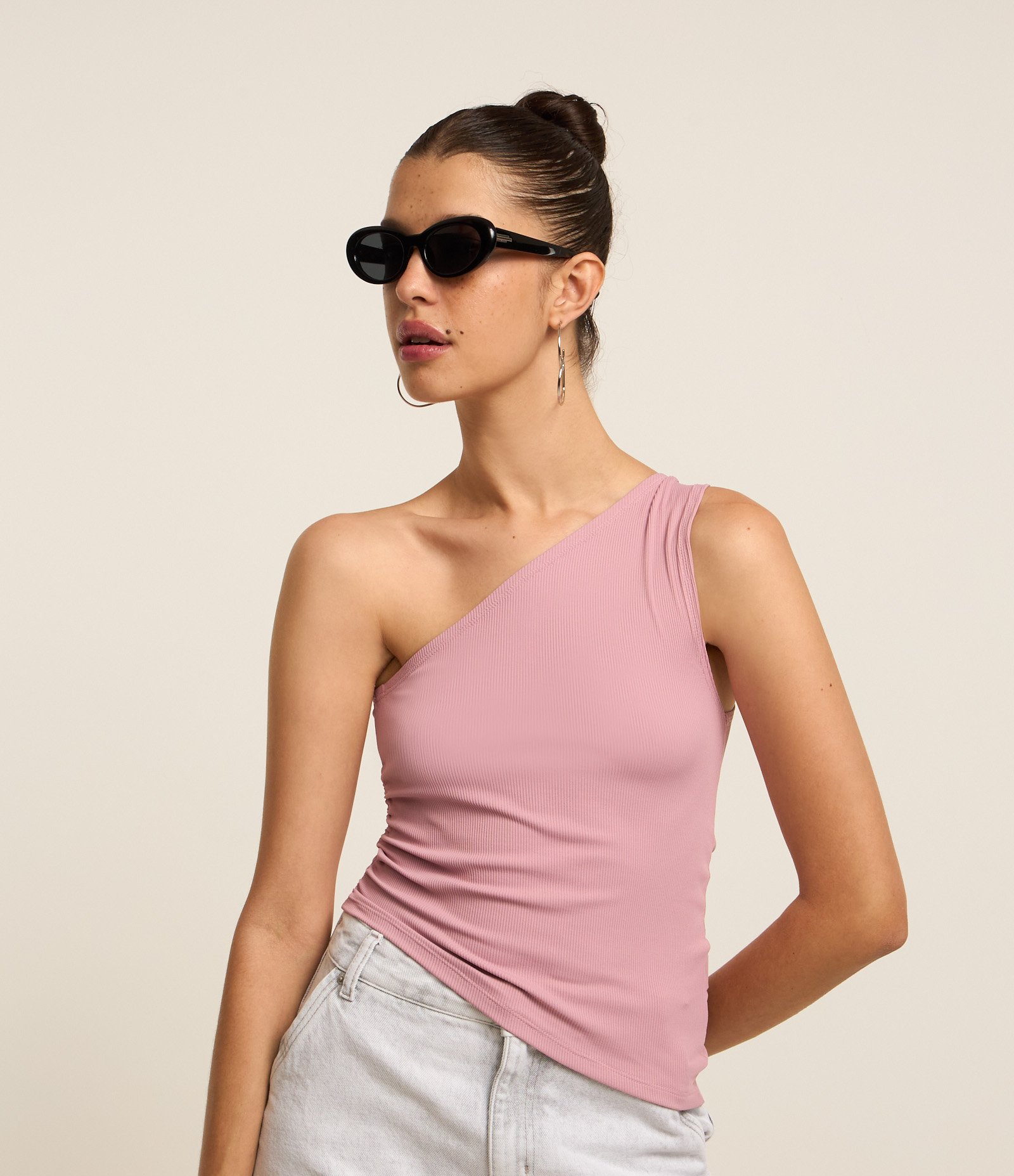 Blusa em Microfibra com Ombro Só e Franzido Lateral Rosa 1