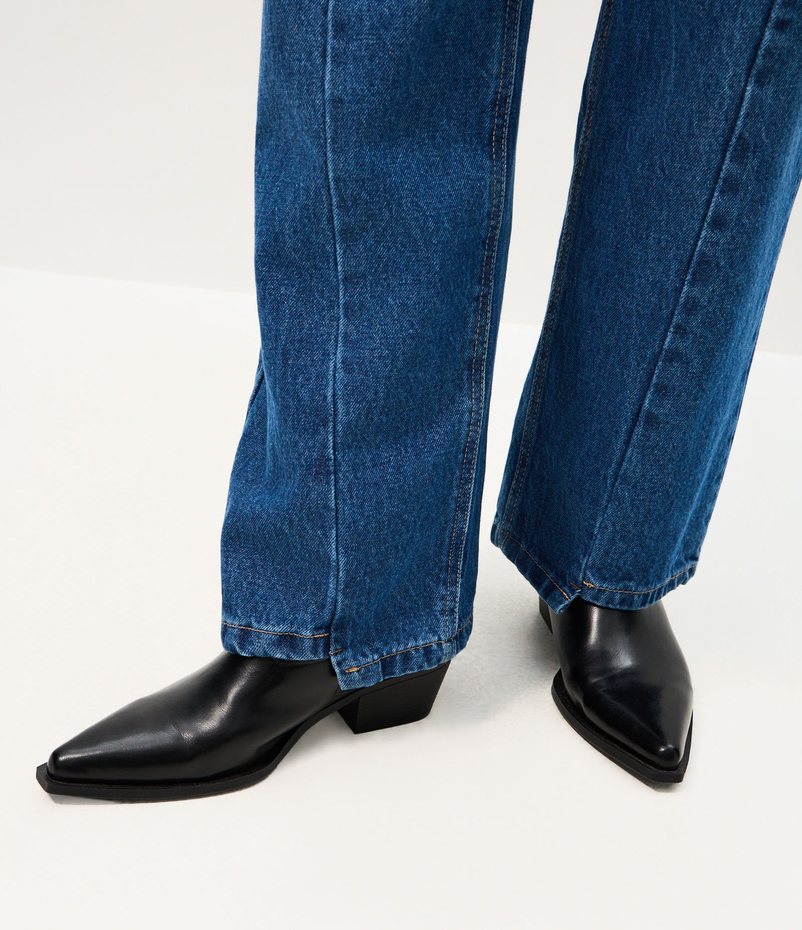 Calça Reta Comfort em Jeans com Cintura Alta Azul 4