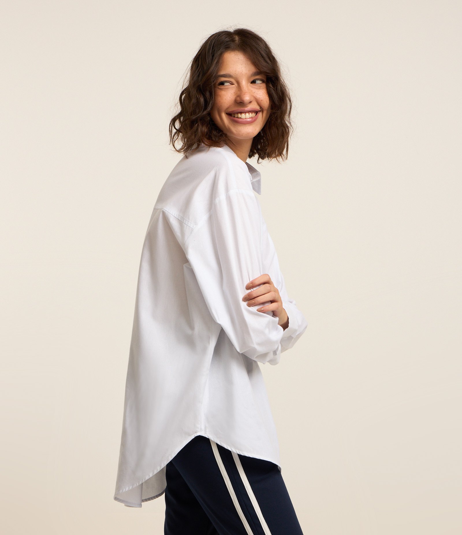 Camisa Alongada em Tricoline com Bolso Branco 1