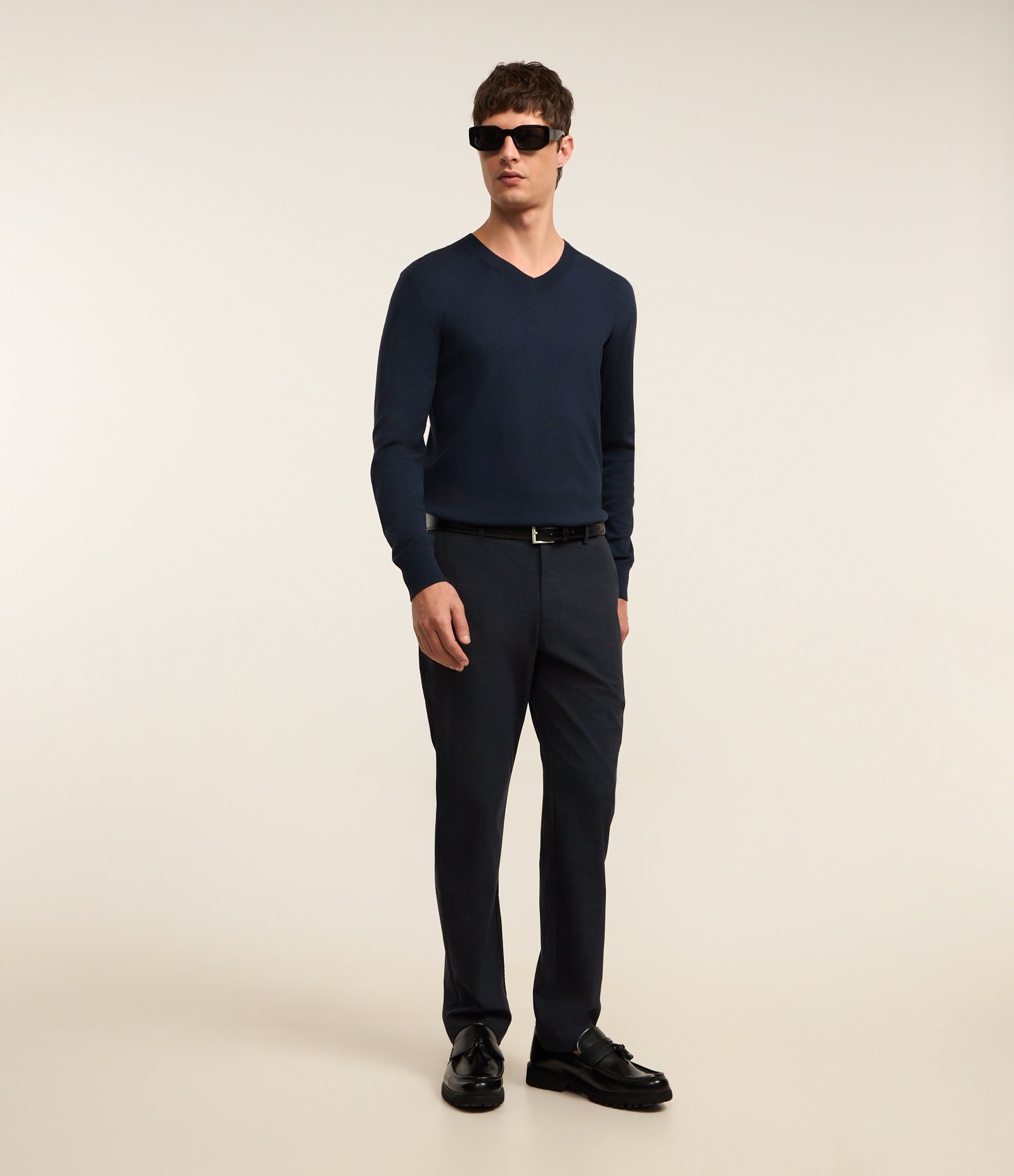 Suéter Básico em Viscose com Gola V Azul 2