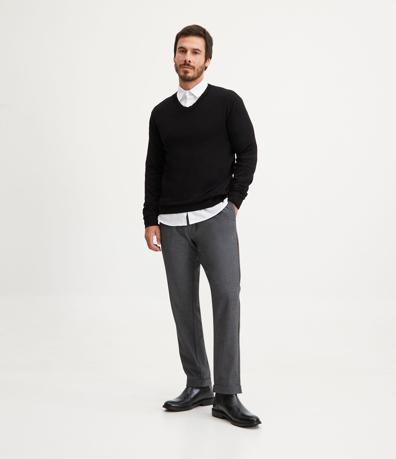 Suéter Básico em Viscose com Gola V Preto 2