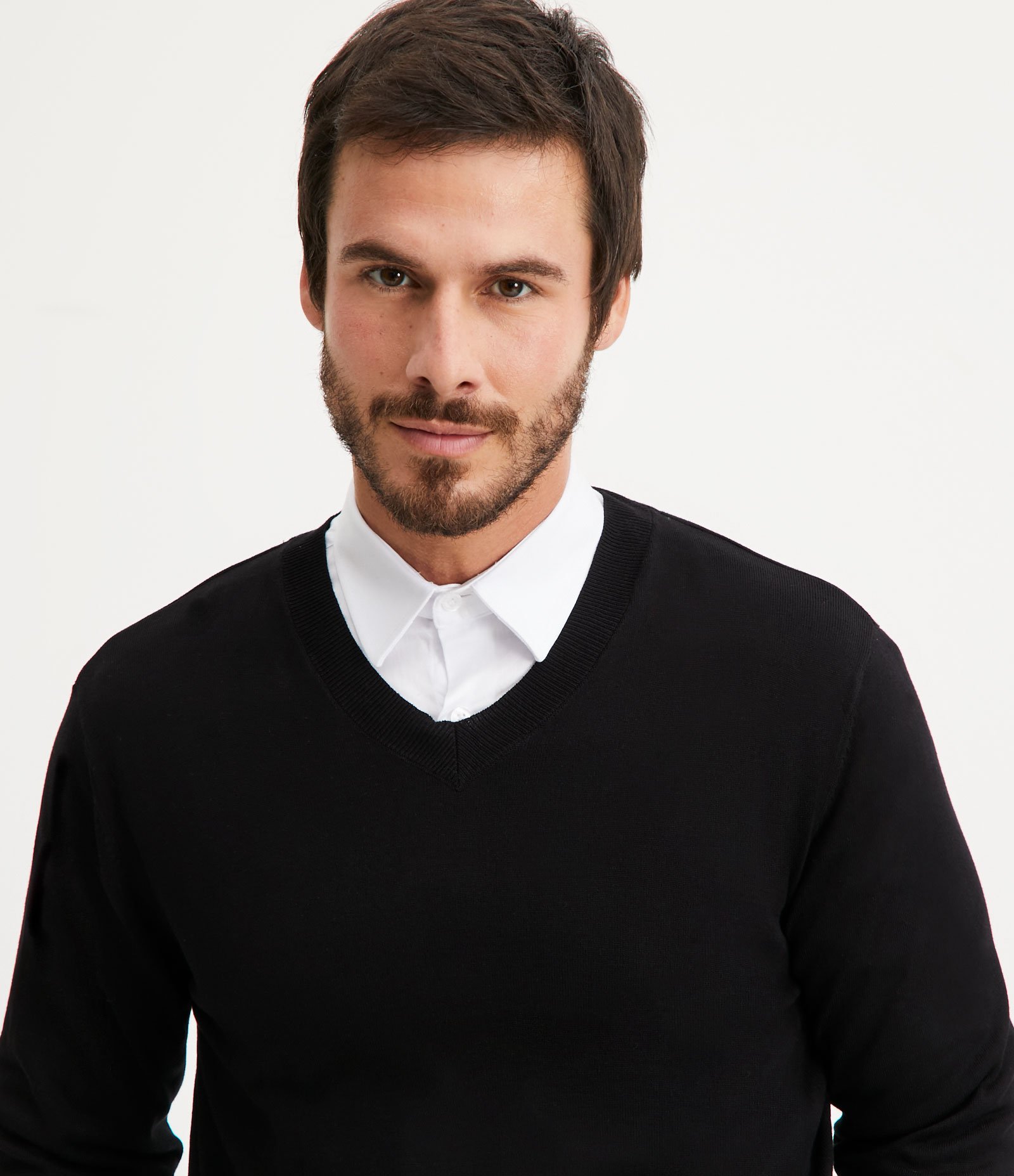 Suéter Básico em Viscose com Gola V Preto 4