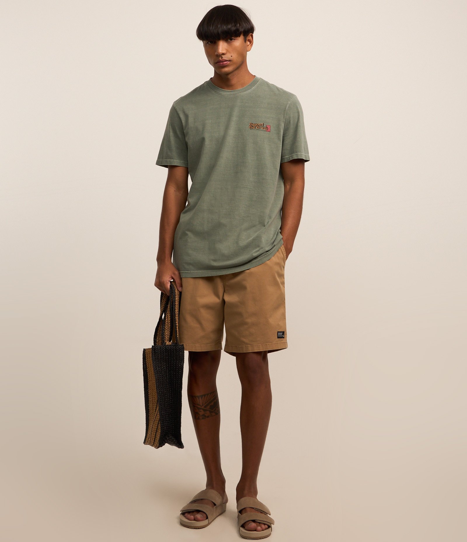 Camiseta Comfort em Algodão Estonado com Estampa Beyond The Break Verde 2