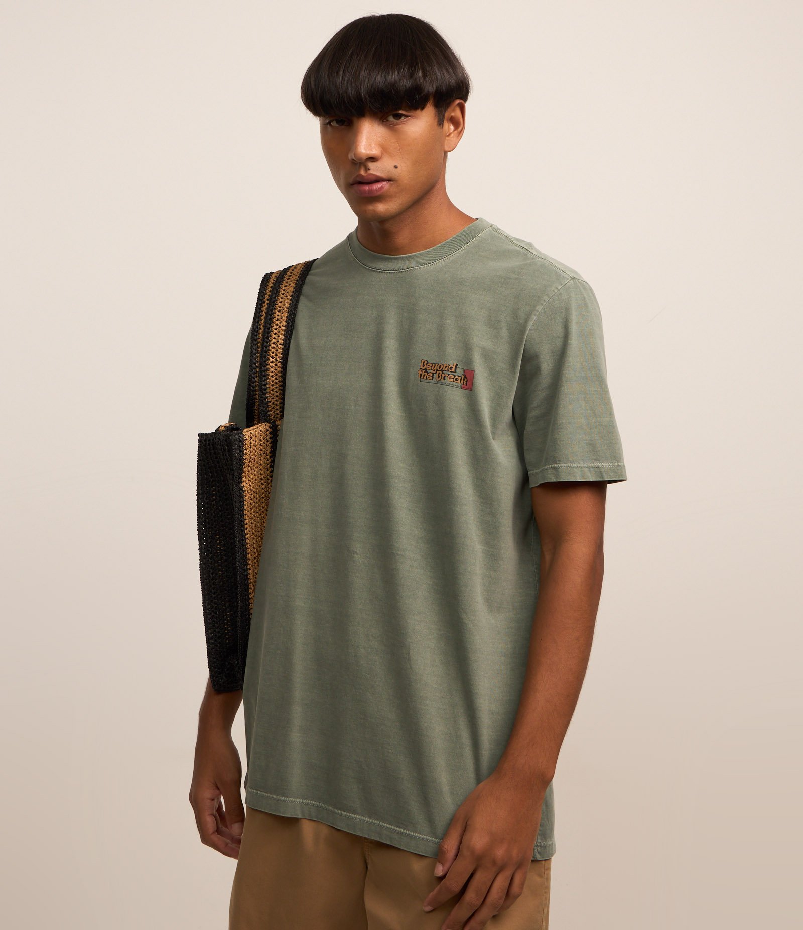 Camiseta Comfort em Algodão Estonado com Estampa Beyond The Break Verde 3