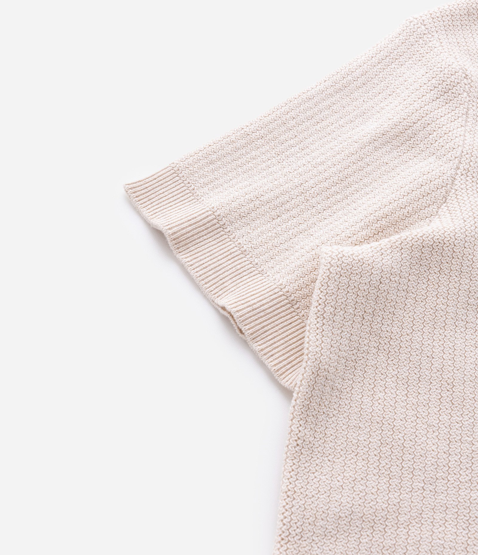 Camisa Polo Regular em Tricô com Botões Contrastantes Bege 10