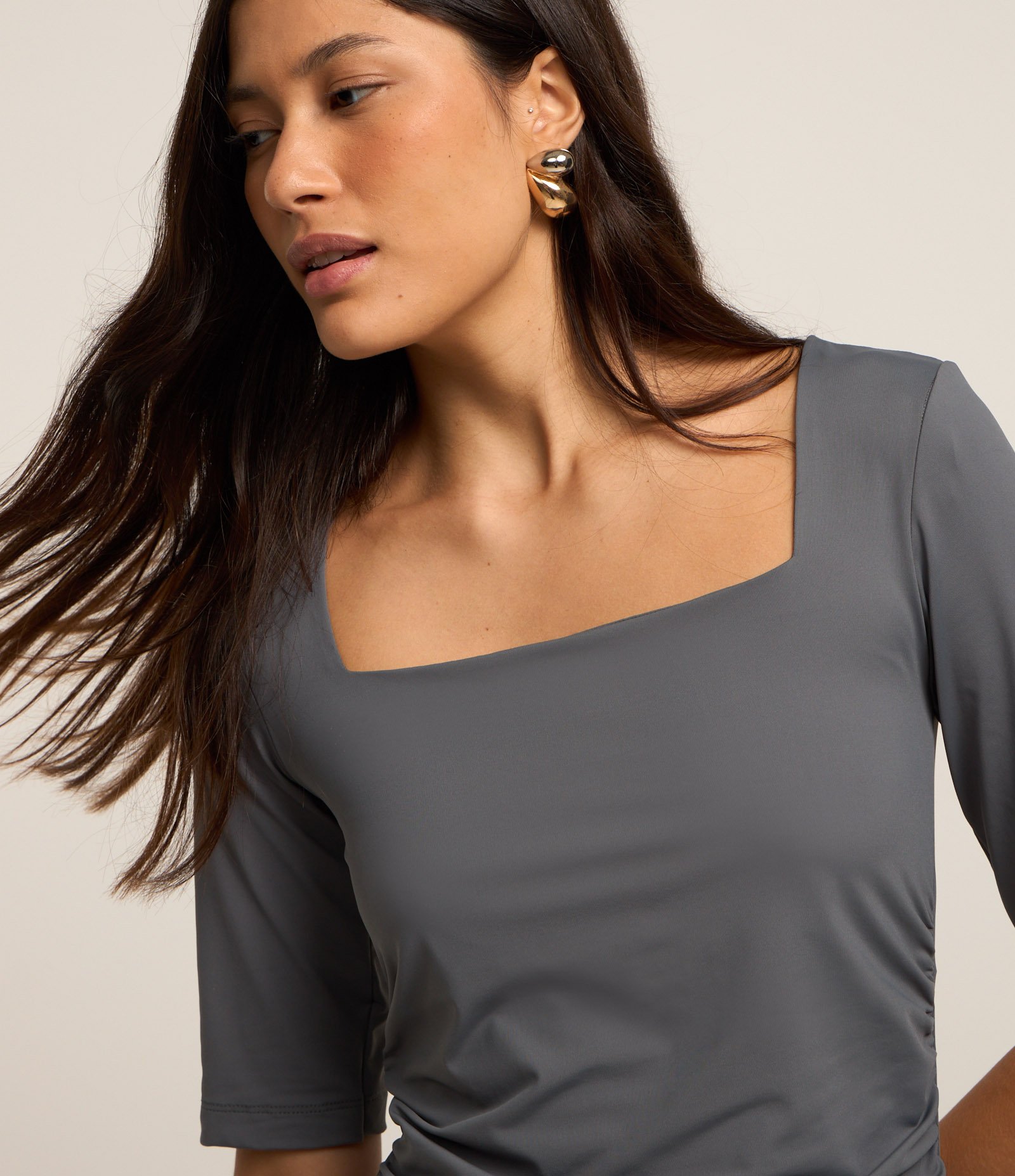 Vestido New Midi em Microfibra com Fenda Cinza 3