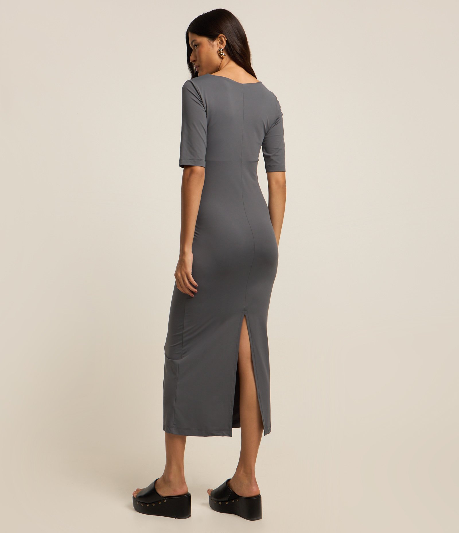 Vestido New Midi em Microfibra com Fenda Cinza 4