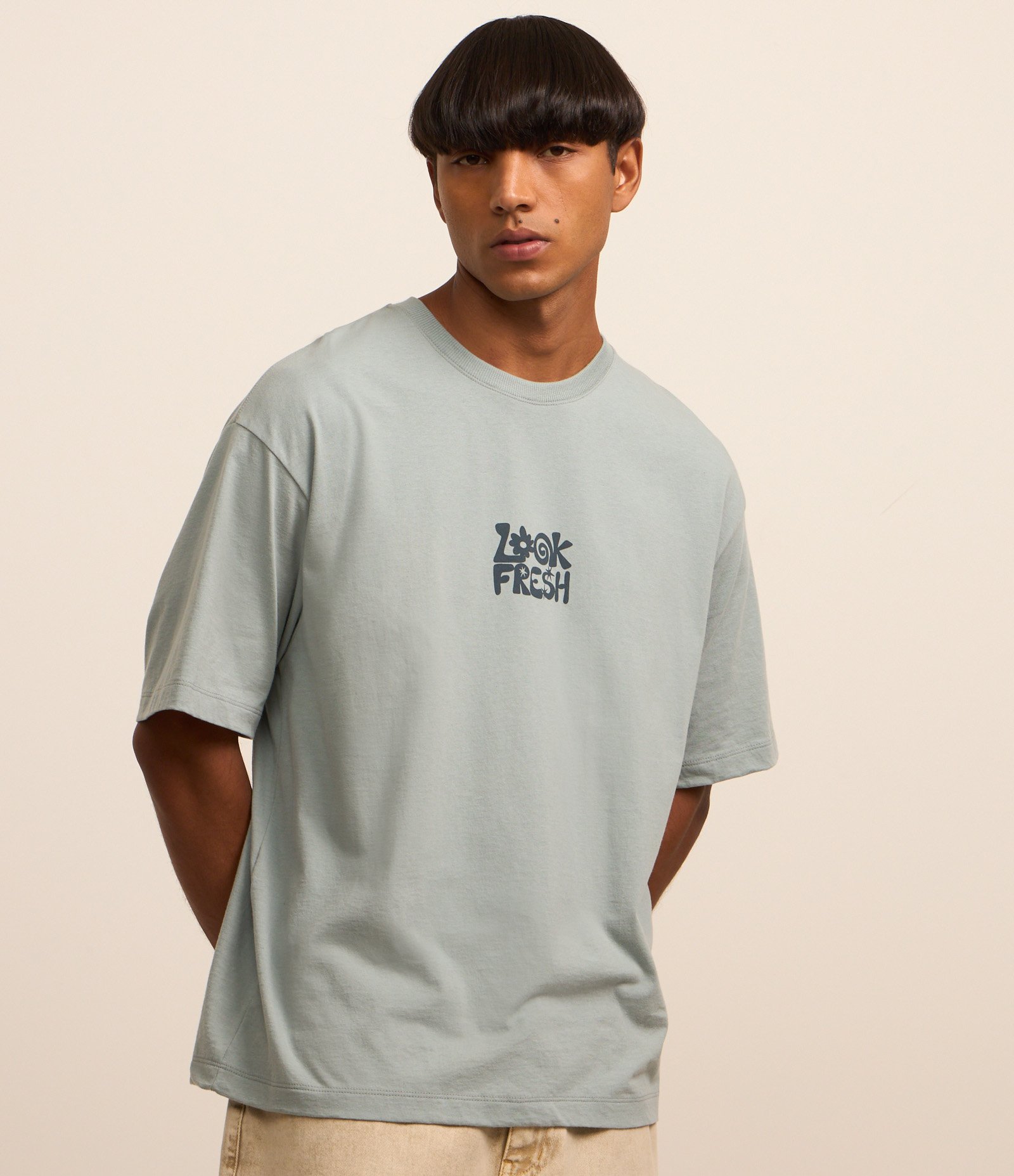 Camiseta Boxy em Algodão com Estampa Smile Cinza Azulado 3