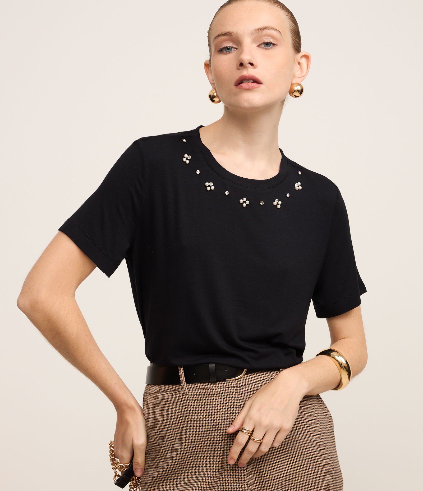 Blusa em Viscose com Strass e Pérolas Aplicados 1